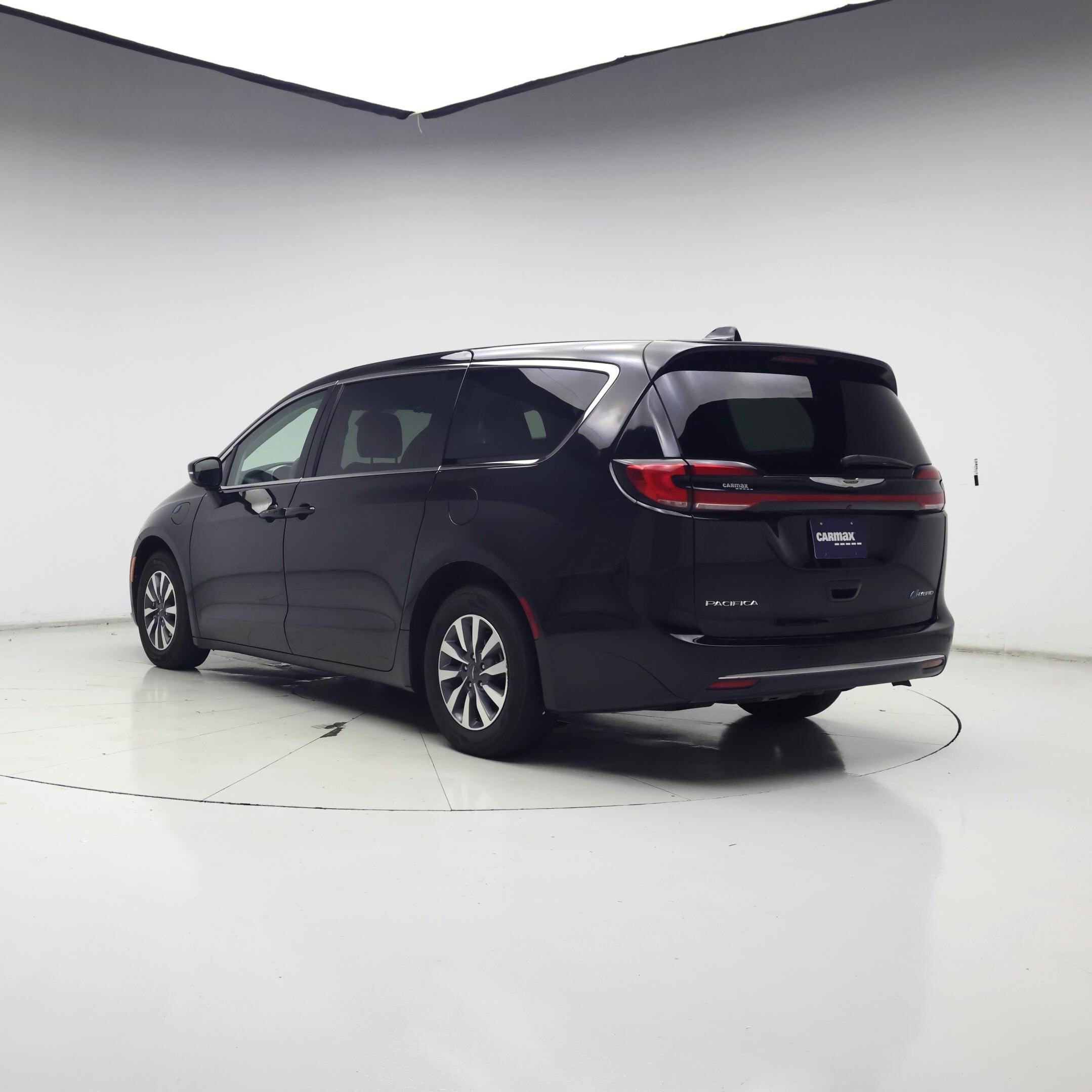 Thumbnail: 2024 Chrysler Pacifica - 2