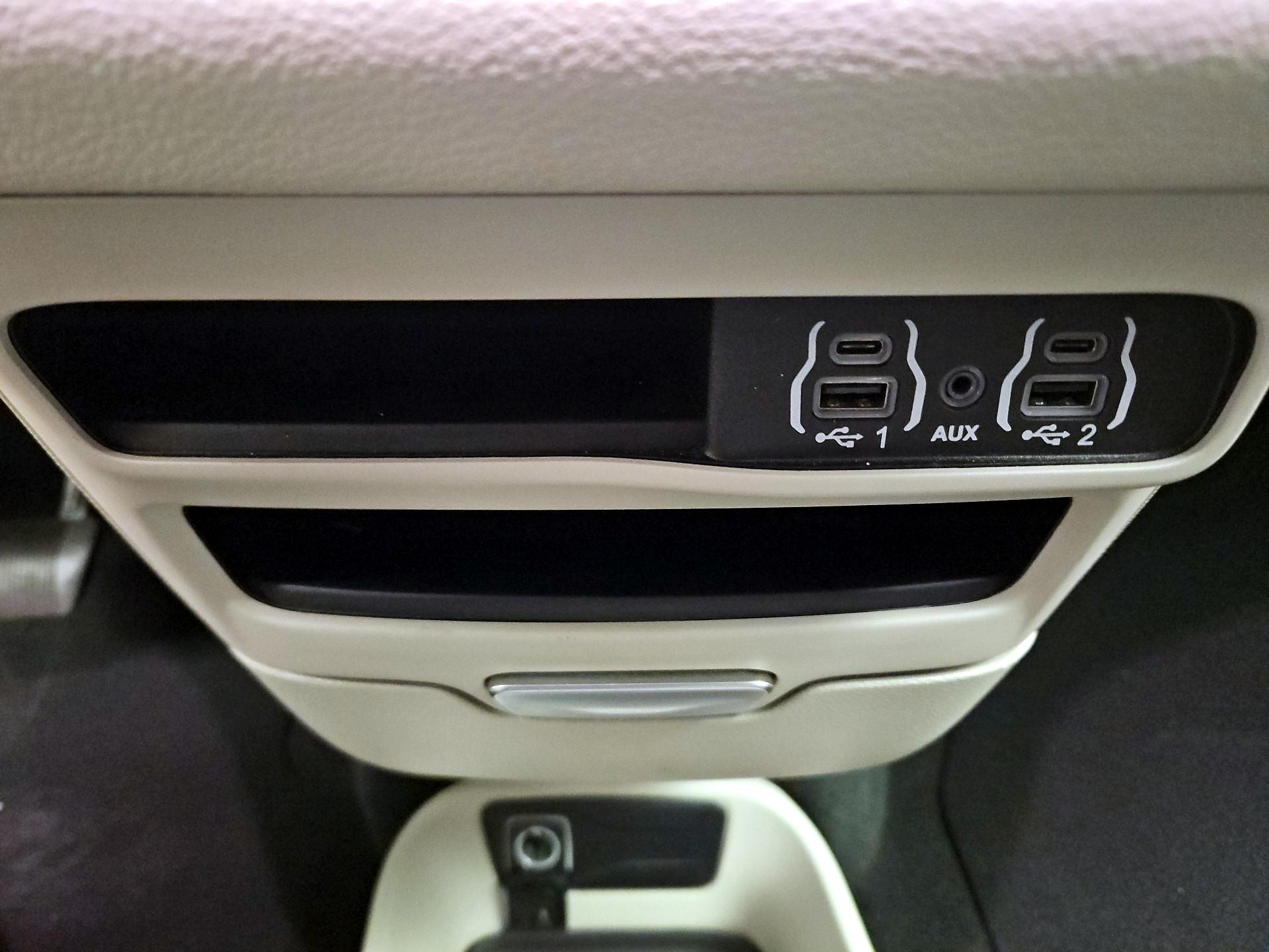 Thumbnail: 2024 Chrysler Pacifica - 19