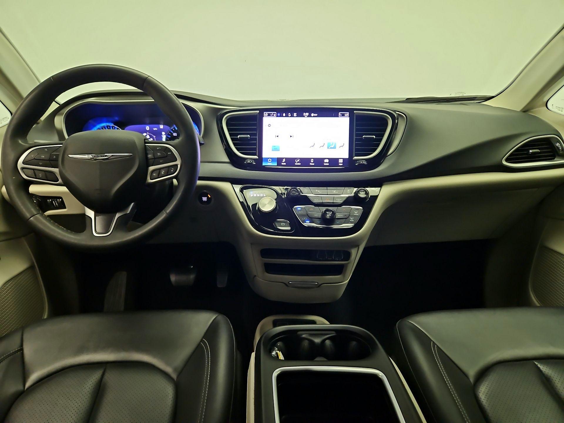Thumbnail: 2024 Chrysler Pacifica - 9