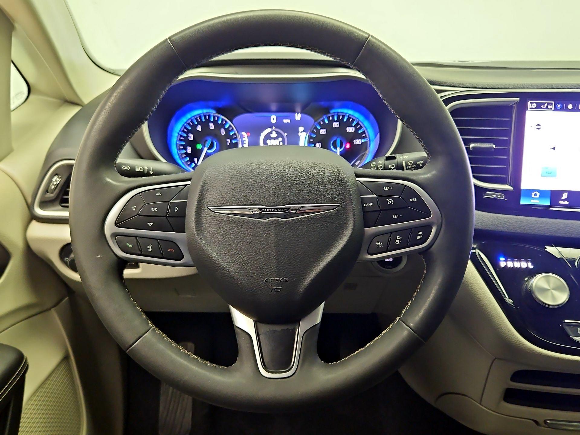 Thumbnail: 2024 Chrysler Pacifica - 10