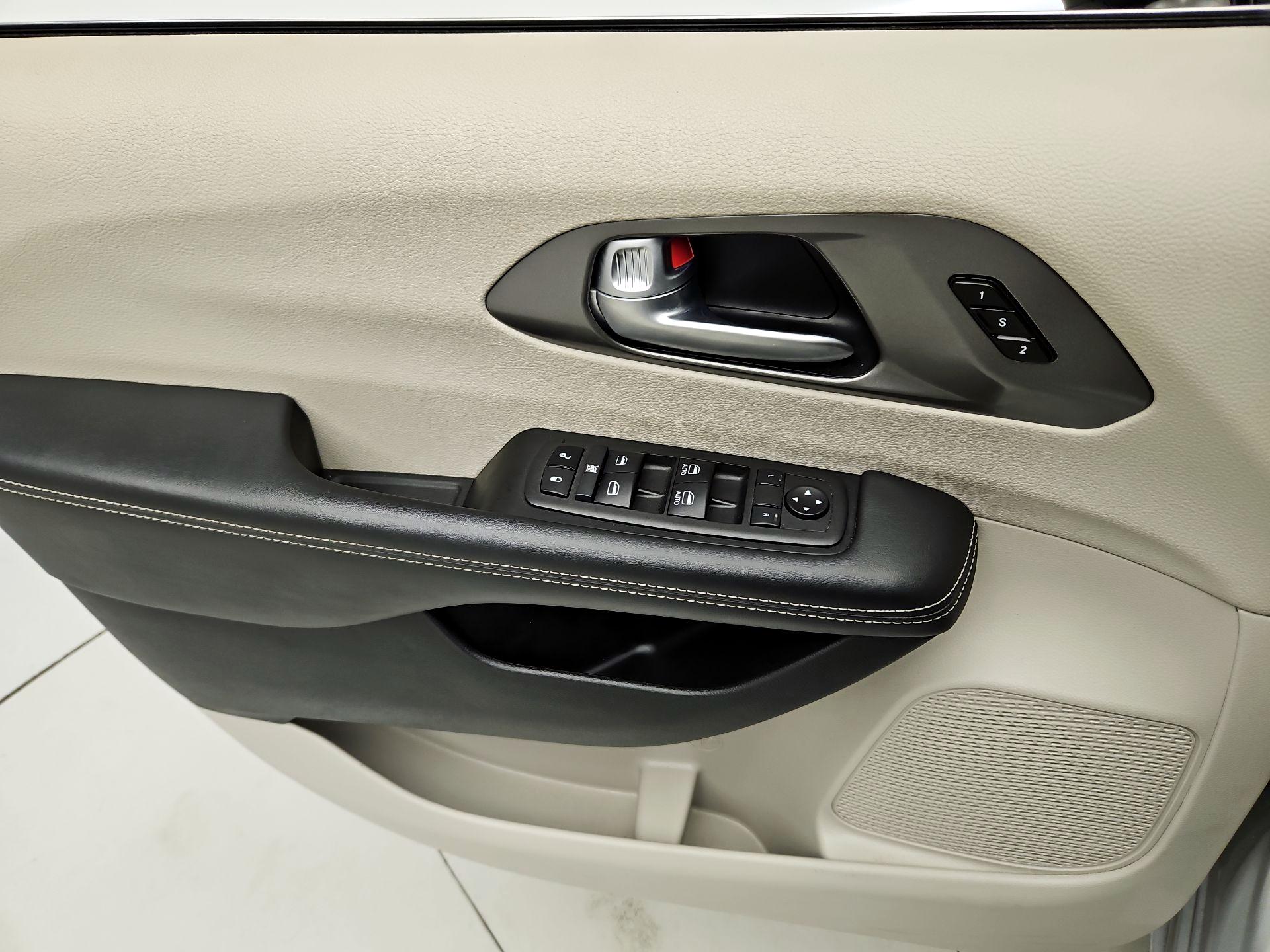 Thumbnail: 2024 Chrysler Pacifica - 12