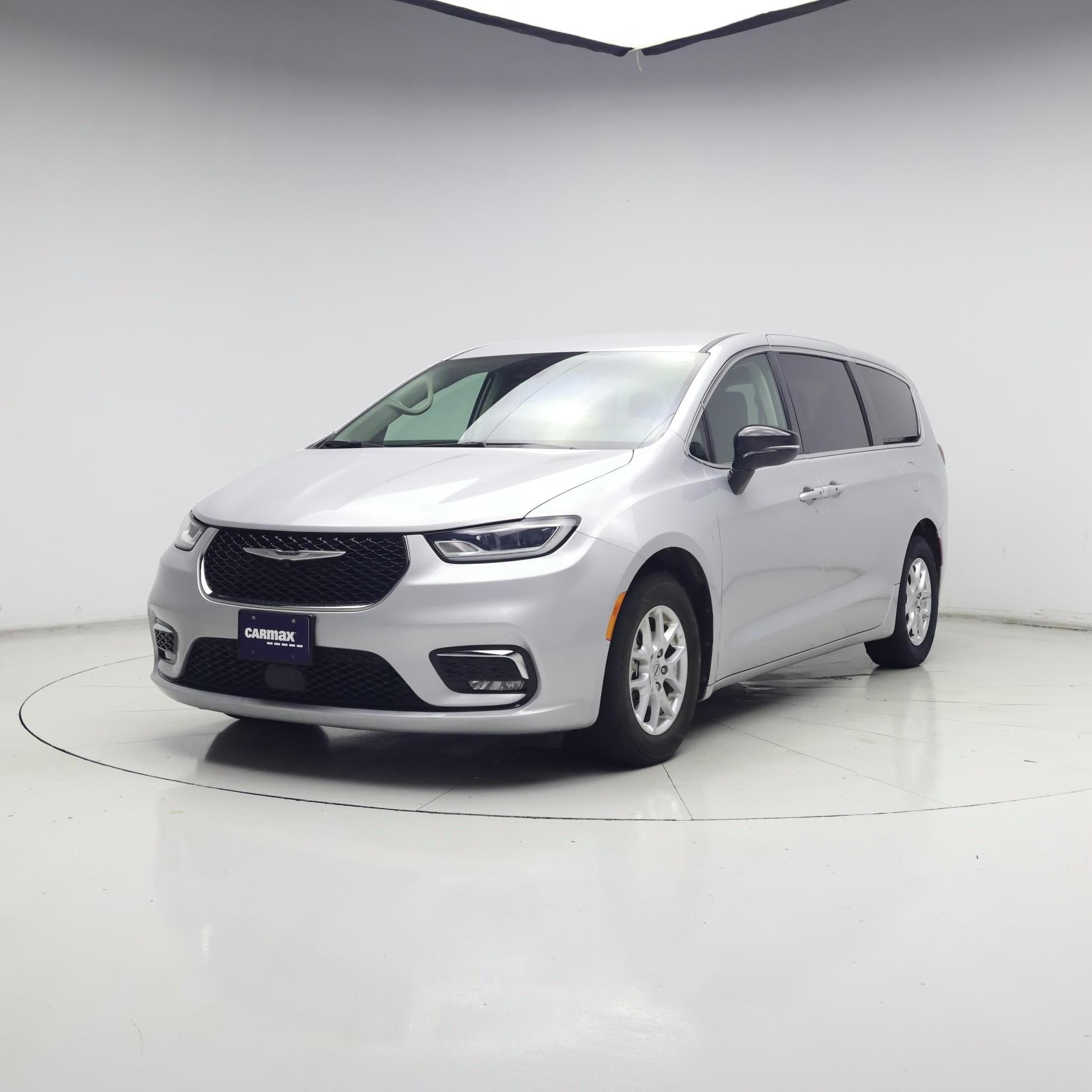 Thumbnail: 2024 Chrysler Pacifica - 4