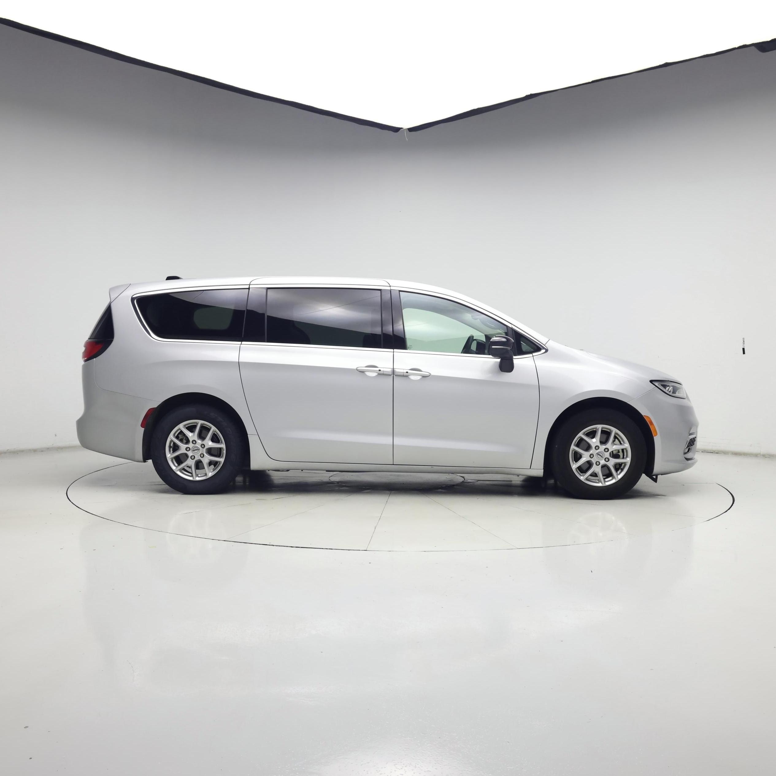 Thumbnail: 2024 Chrysler Pacifica - 7