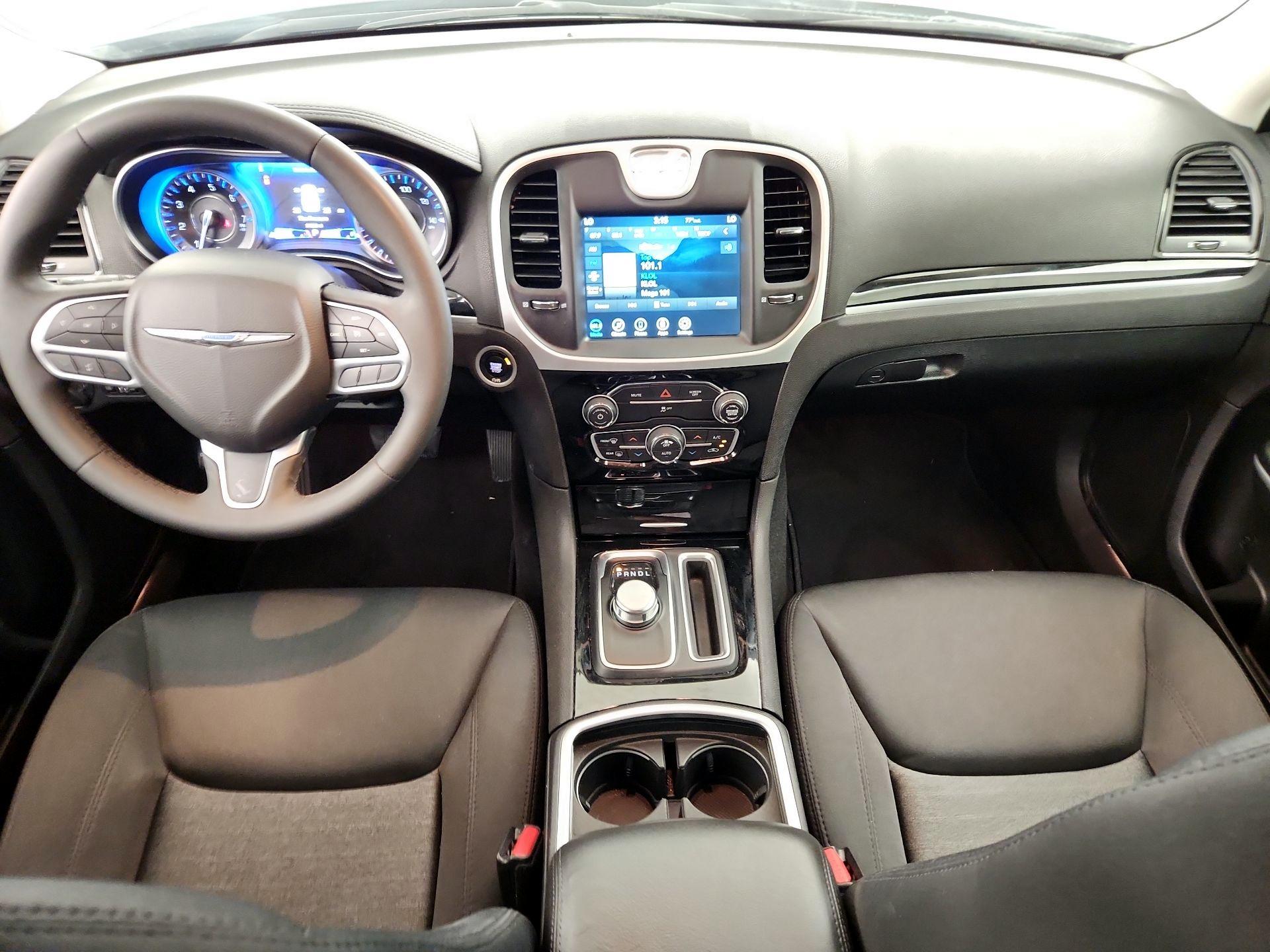 Thumbnail: 2023 Chrysler 300 - 9