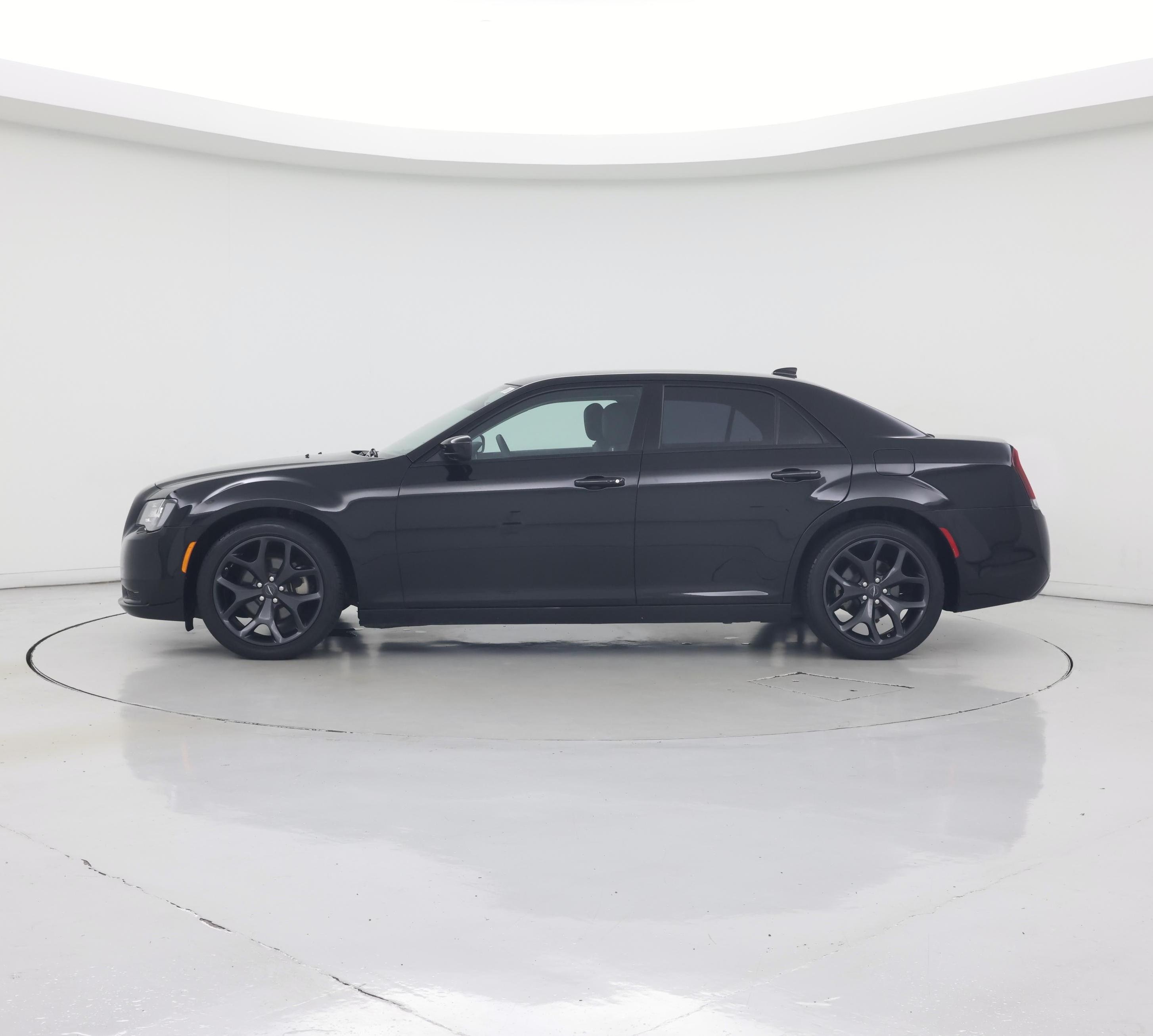 Thumbnail: 2023 Chrysler 300 - 3