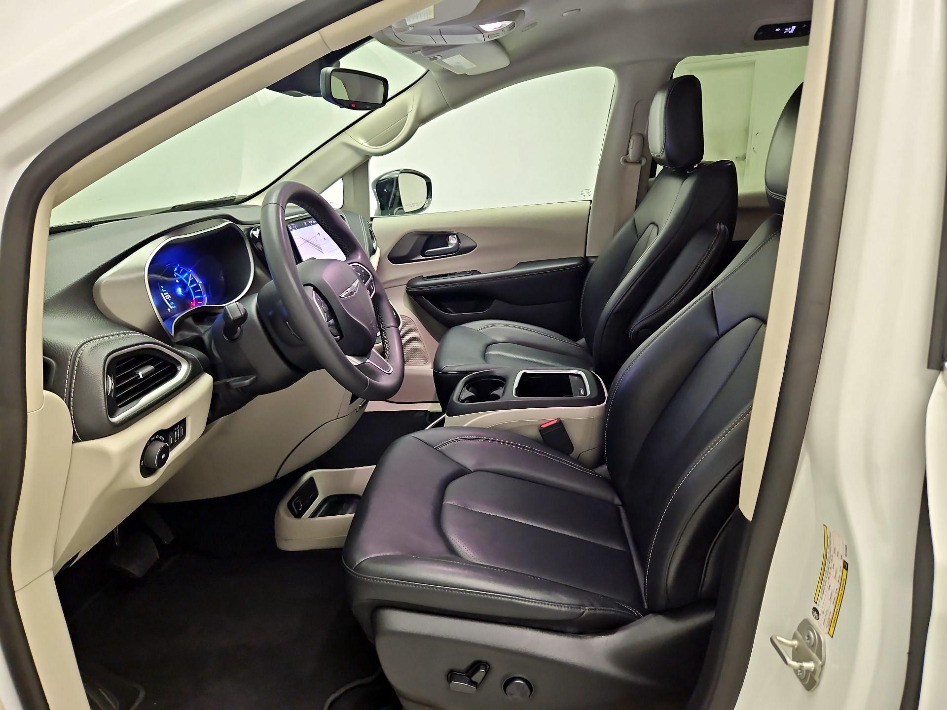 Thumbnail: 2024 Chrysler Pacifica - 11