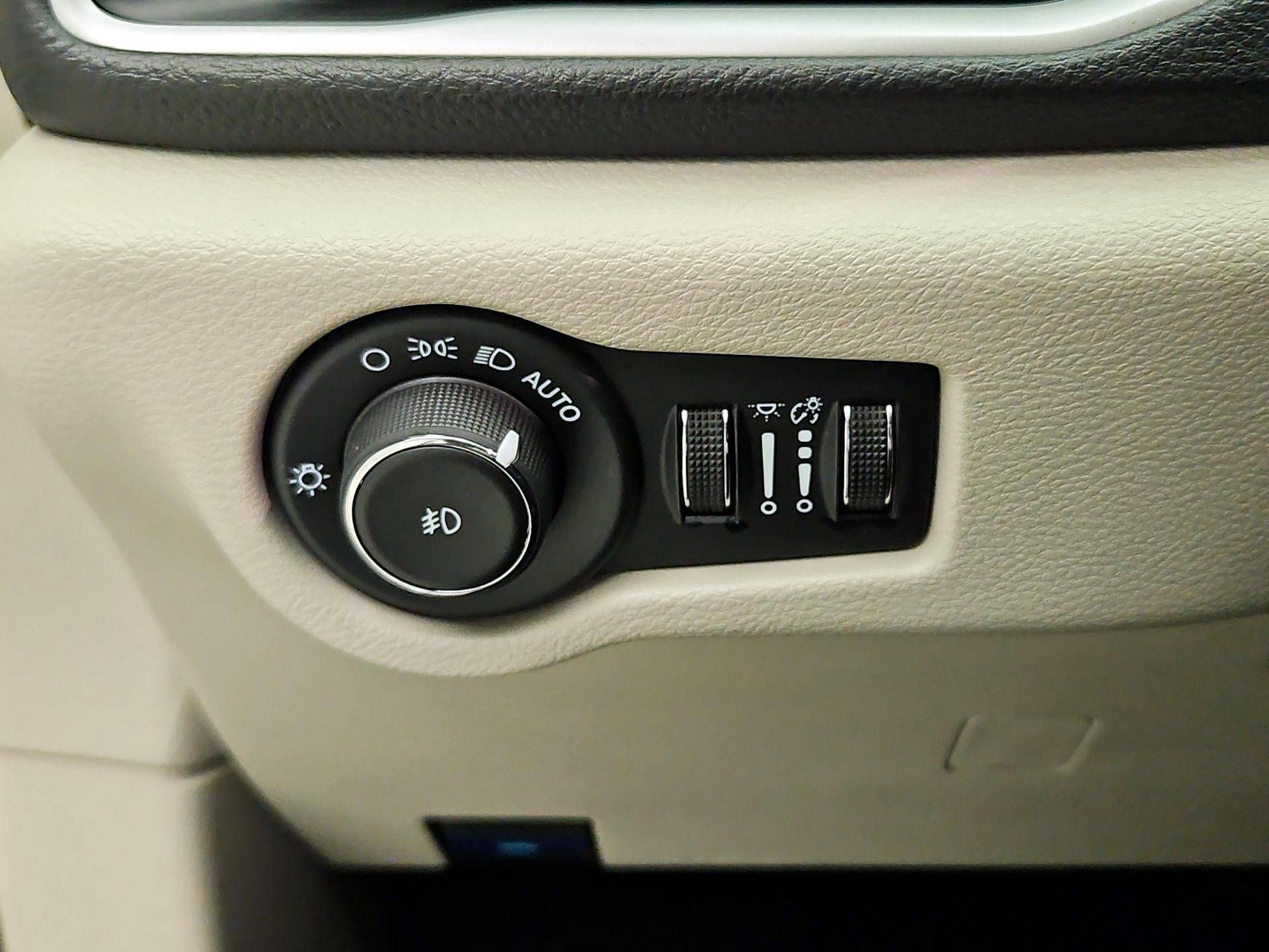 Thumbnail: 2024 Chrysler Pacifica - 13