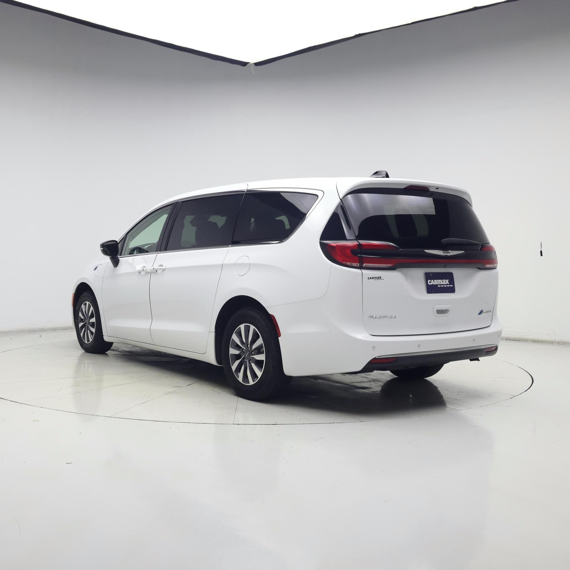 Thumbnail: 2024 Chrysler Pacifica - 2