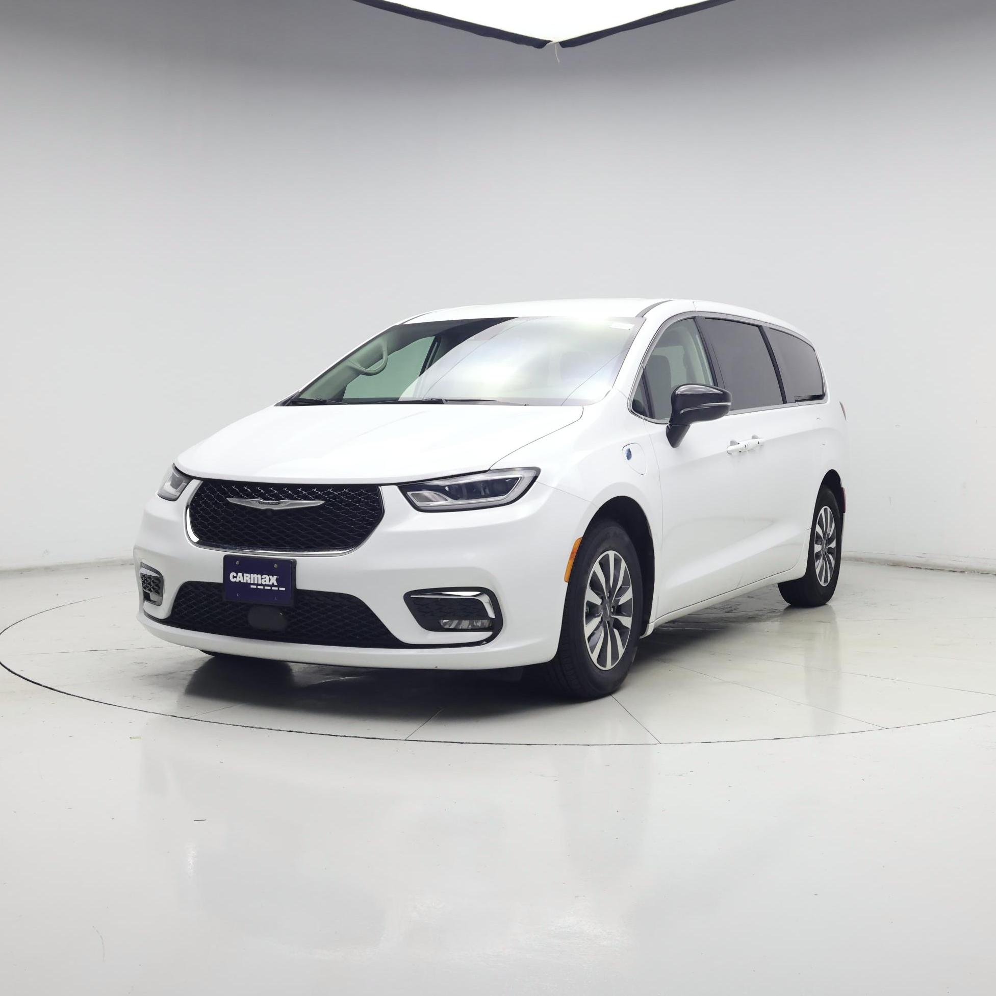 Thumbnail: 2024 Chrysler Pacifica - 4