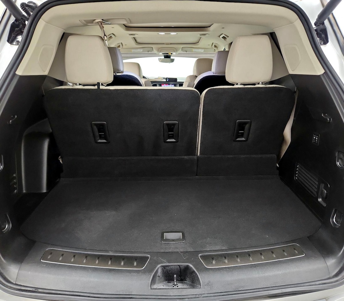 Trunk/Cargo (Seats Up)
