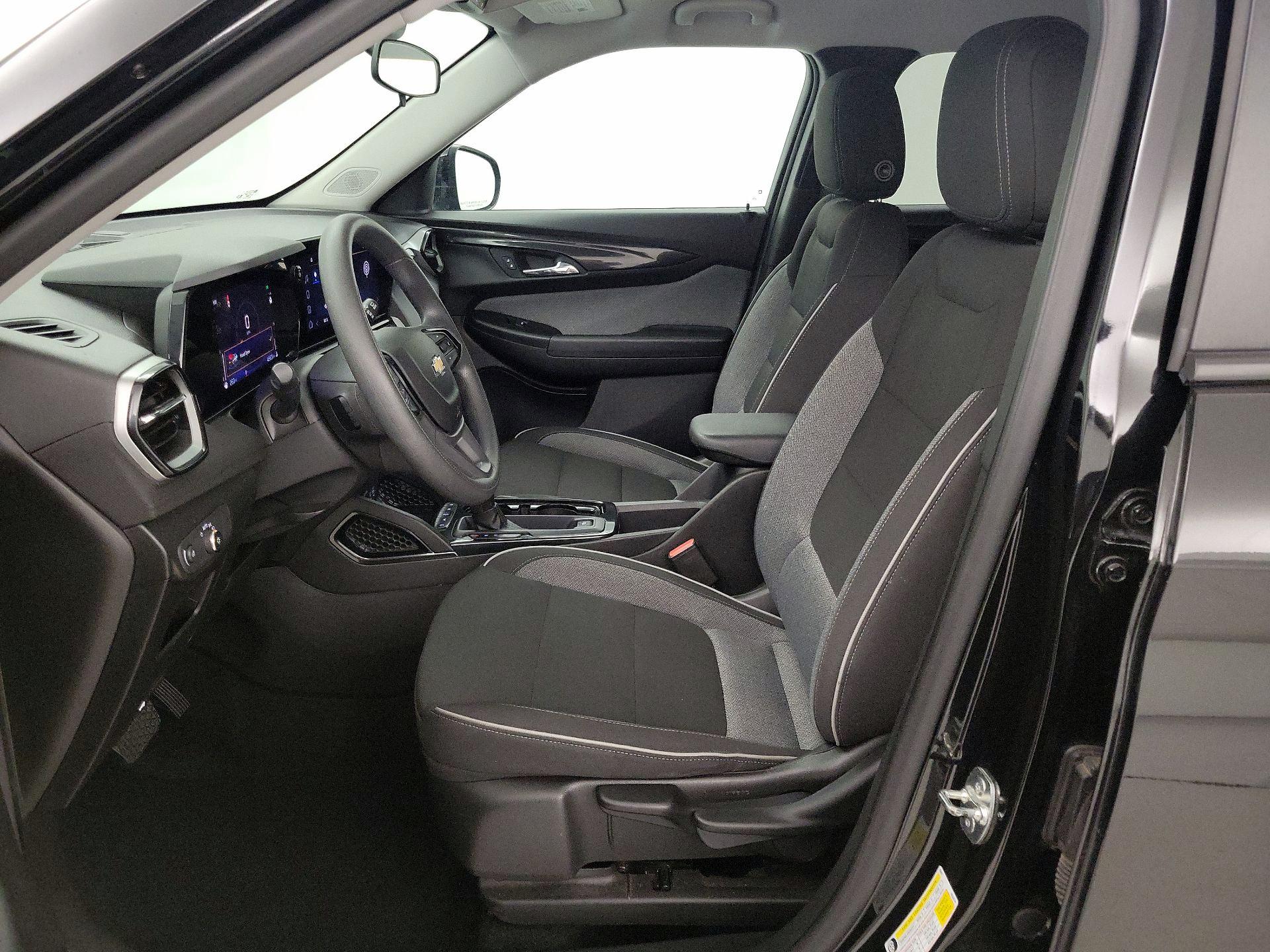 Thumbnail: 2025 Chevrolet TrailBlazer - 11