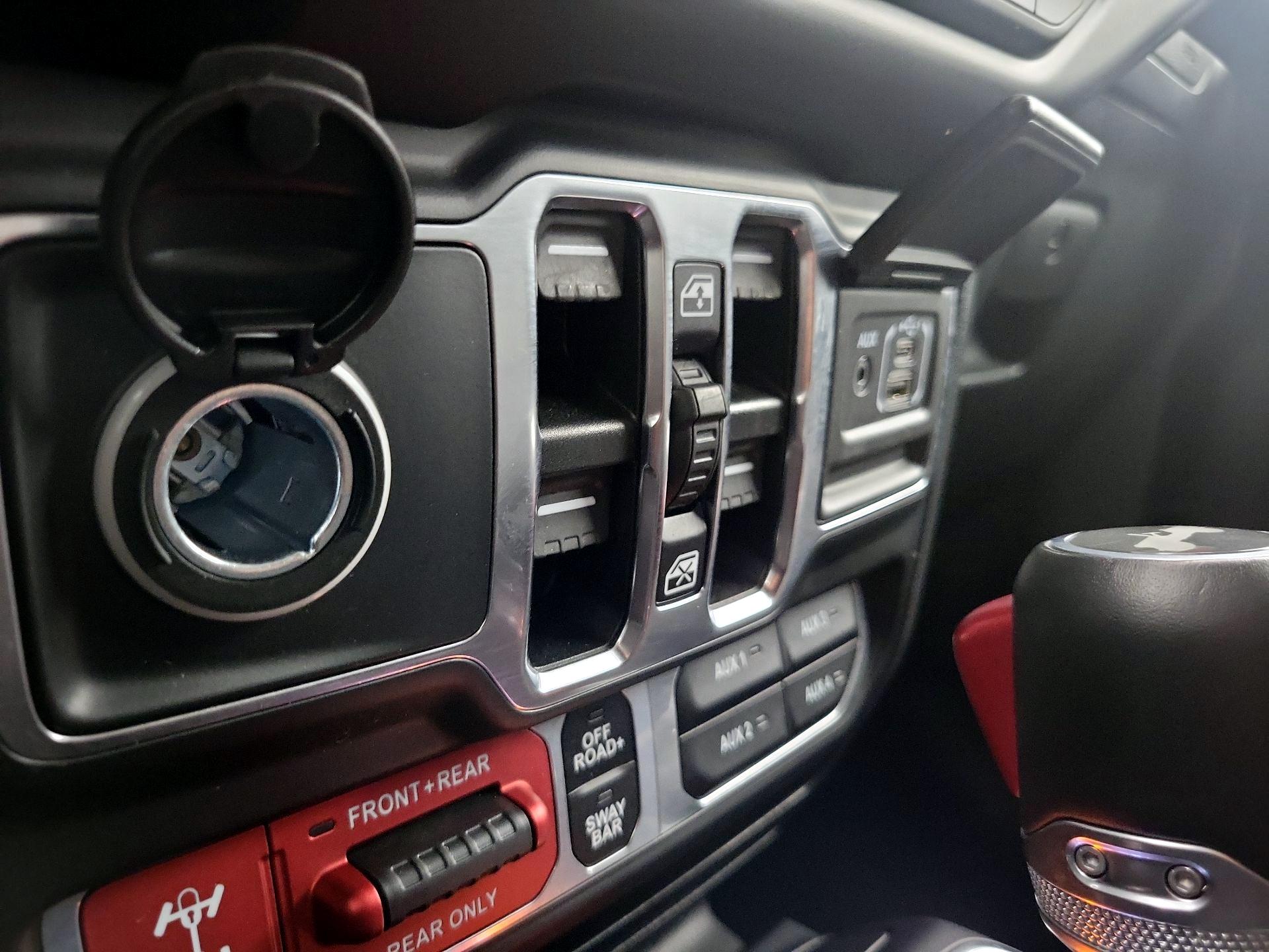 Thumbnail: 2021 Jeep Wrangler - 18