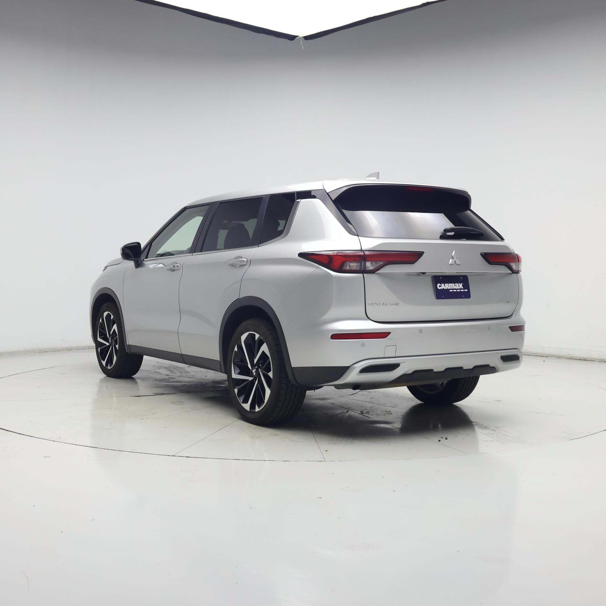 Thumbnail: 2024 Mitsubishi Outlander - 2