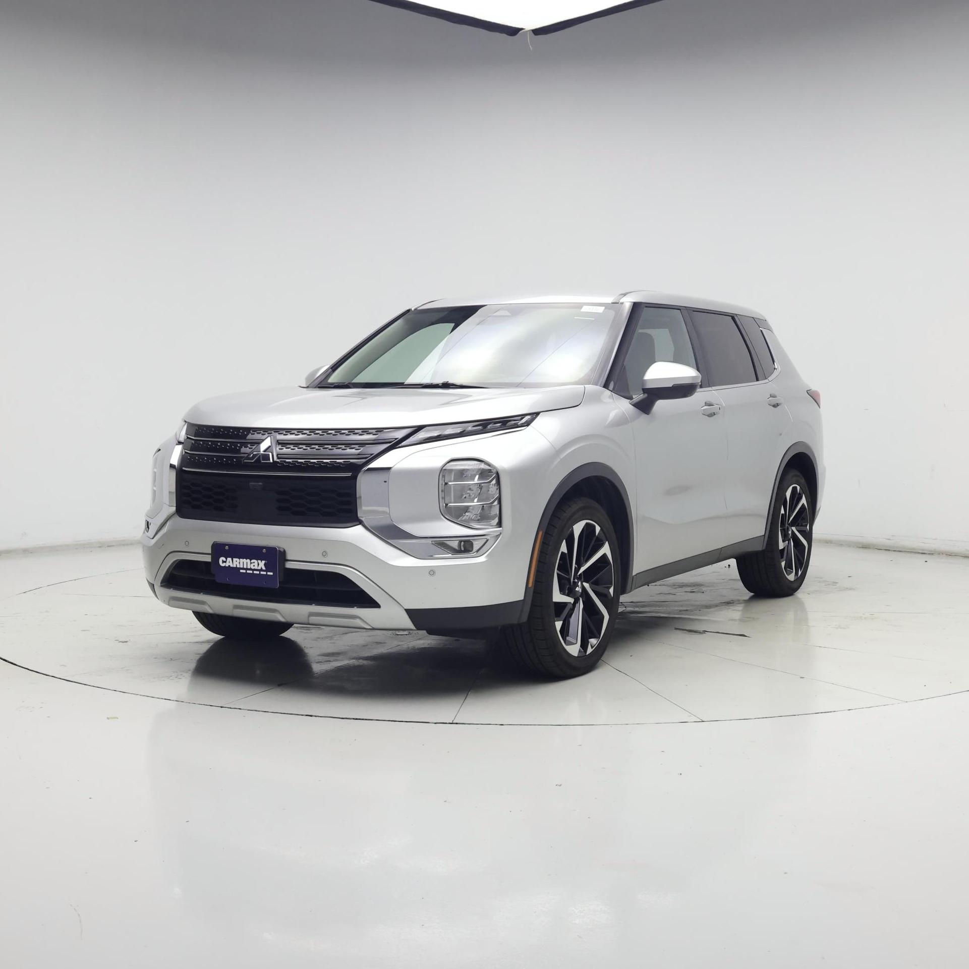 Thumbnail: 2024 Mitsubishi Outlander - 4