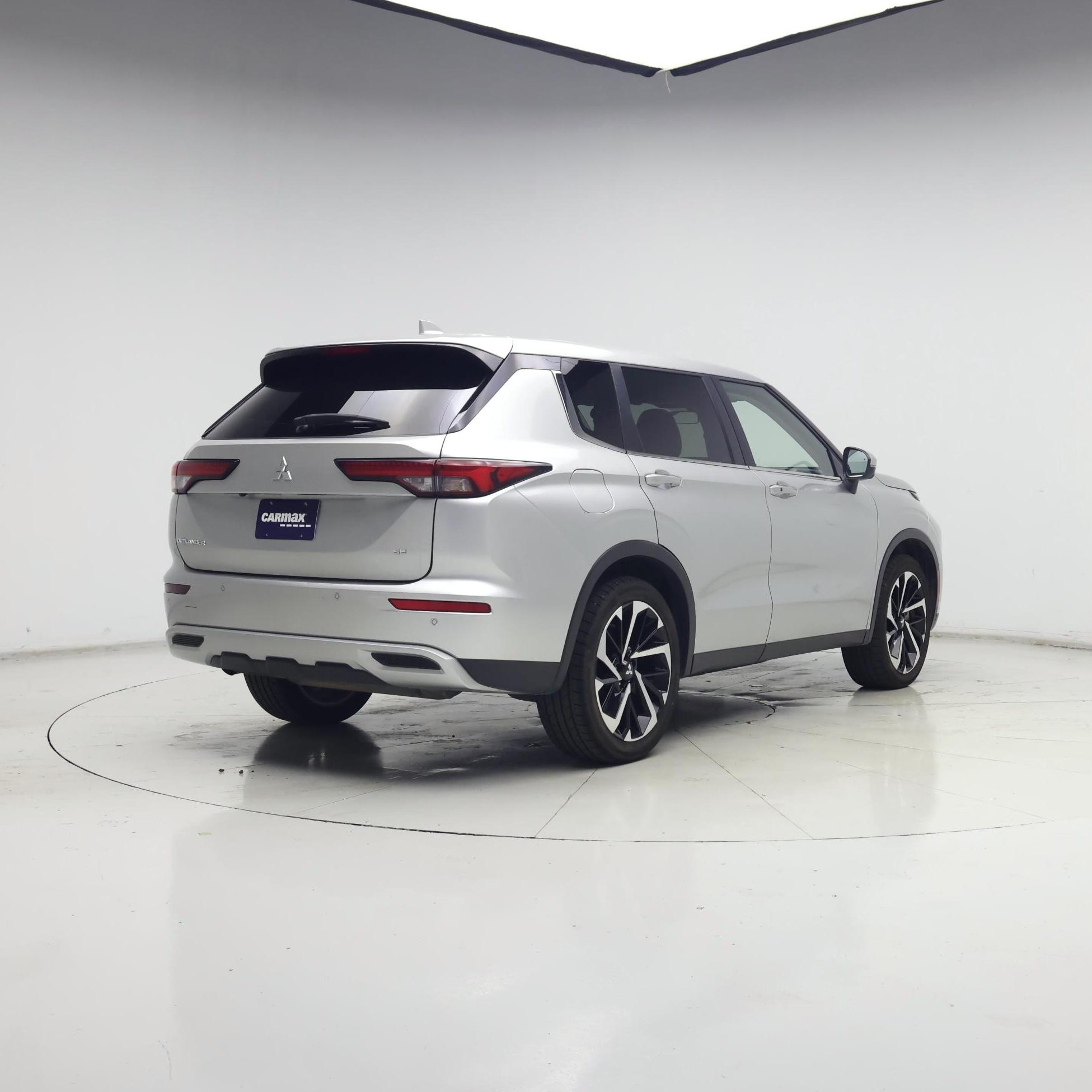 Thumbnail: 2024 Mitsubishi Outlander - 8