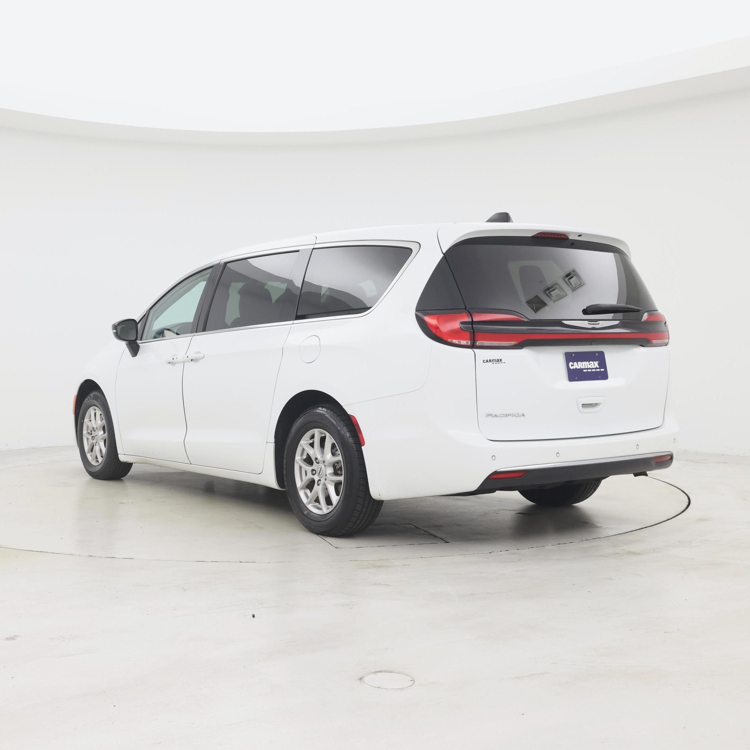 Thumbnail: 2024 Chrysler Pacifica - 2