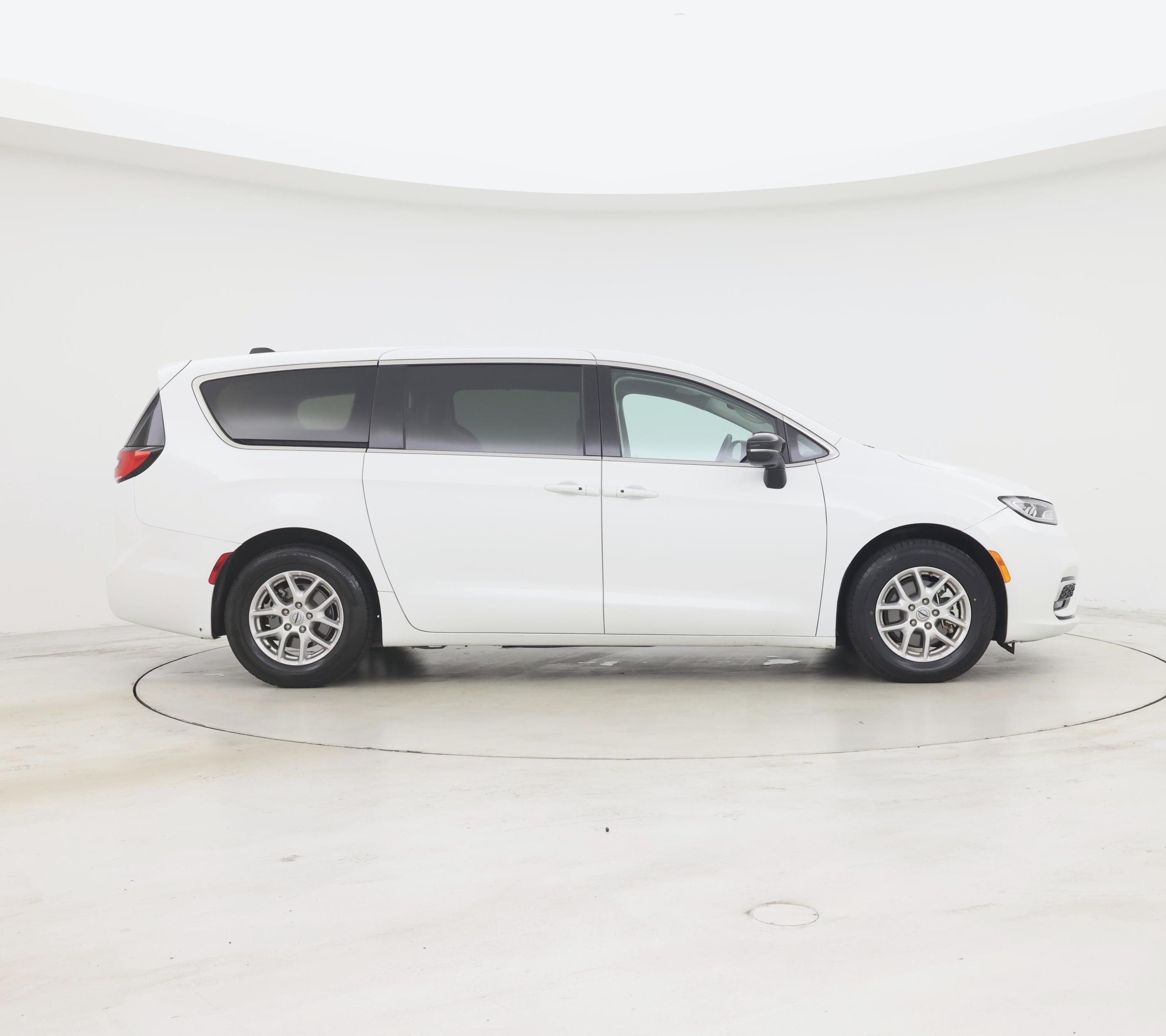 Thumbnail: 2024 Chrysler Pacifica - 7