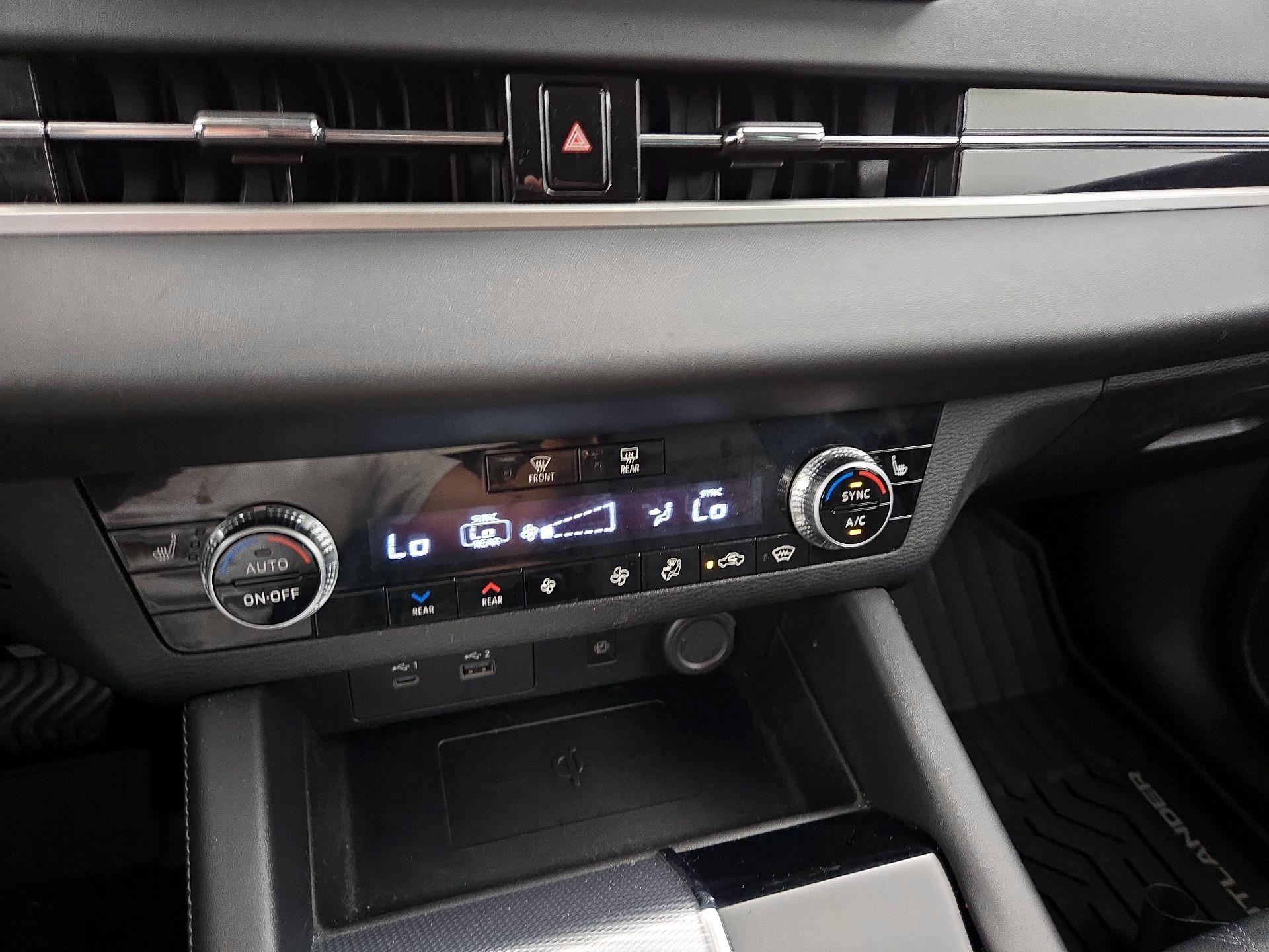 Thumbnail: 2022 Mitsubishi Outlander - 17