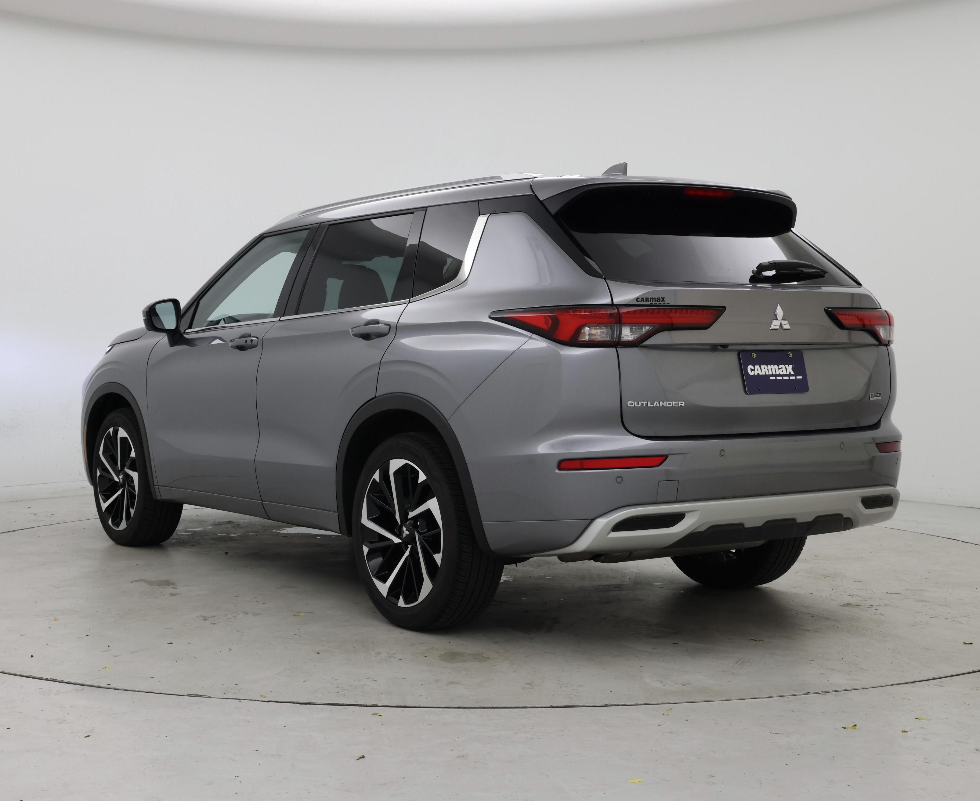 Thumbnail: 2022 Mitsubishi Outlander - 2