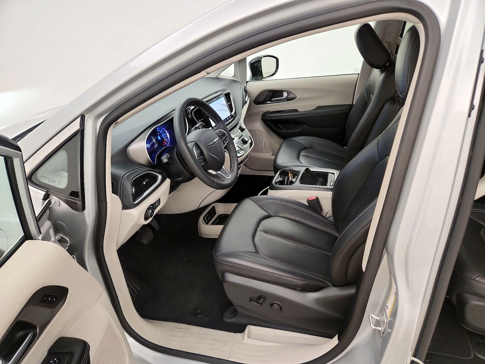 2024 Chrysler Pacifica PHEV Select - Photo 12