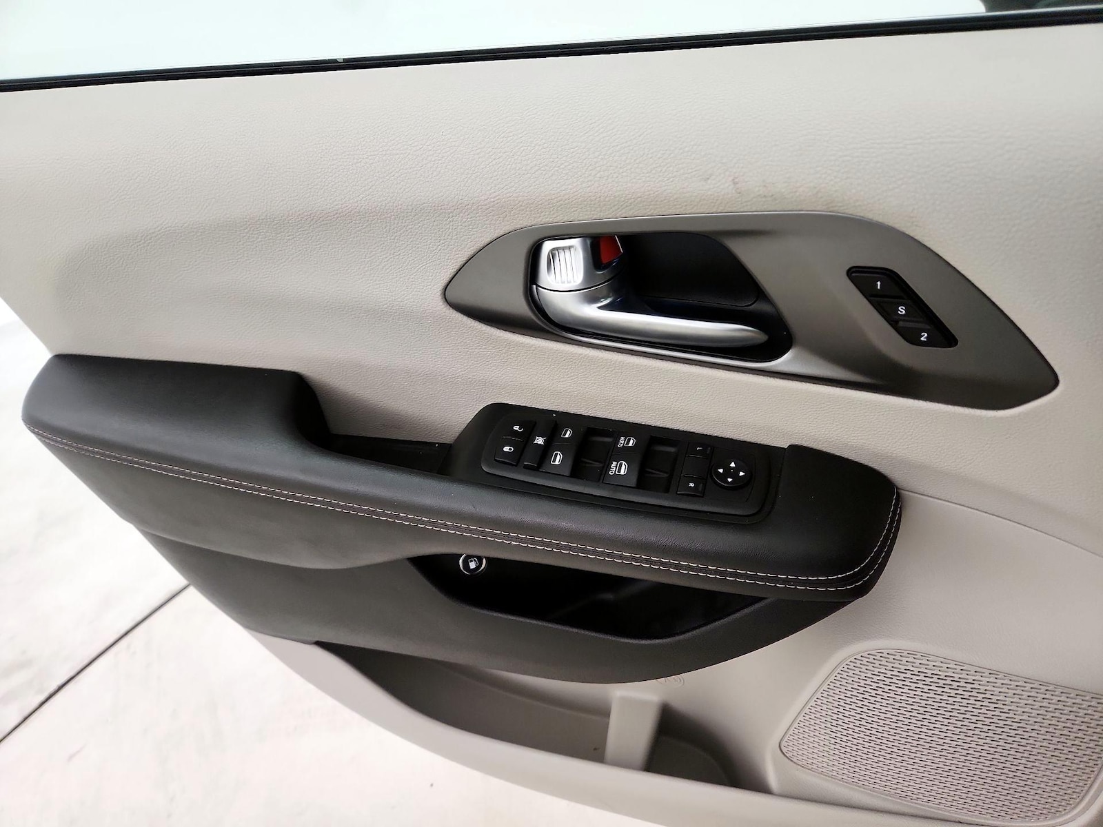 2024 Chrysler Pacifica PHEV Select - Photo 13
