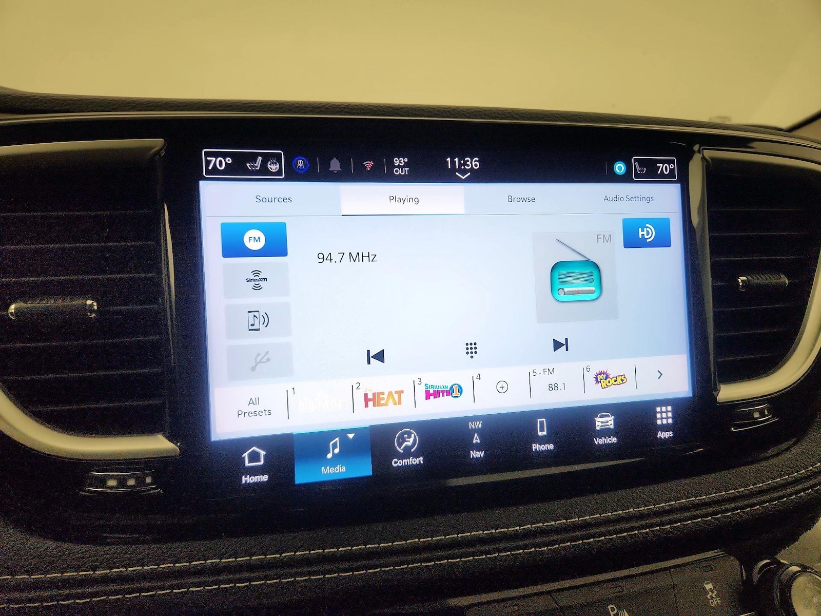 2024 Chrysler Pacifica PHEV Select - Photo 17