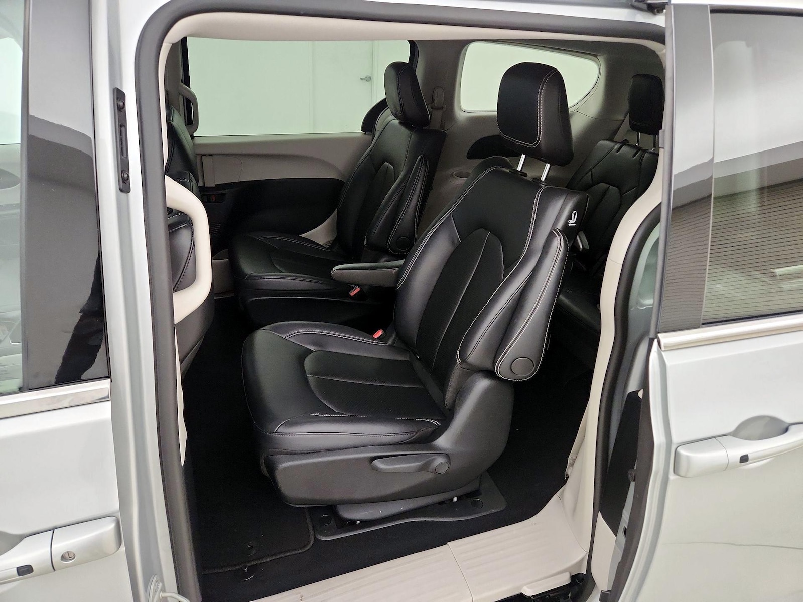 2024 Chrysler Pacifica PHEV Select - Photo 21