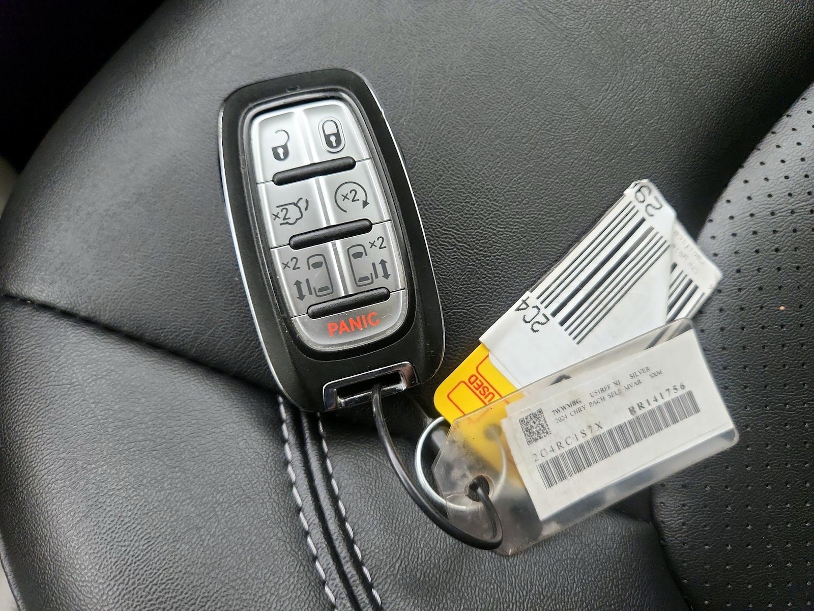 2024 Chrysler Pacifica PHEV Select - Photo 25