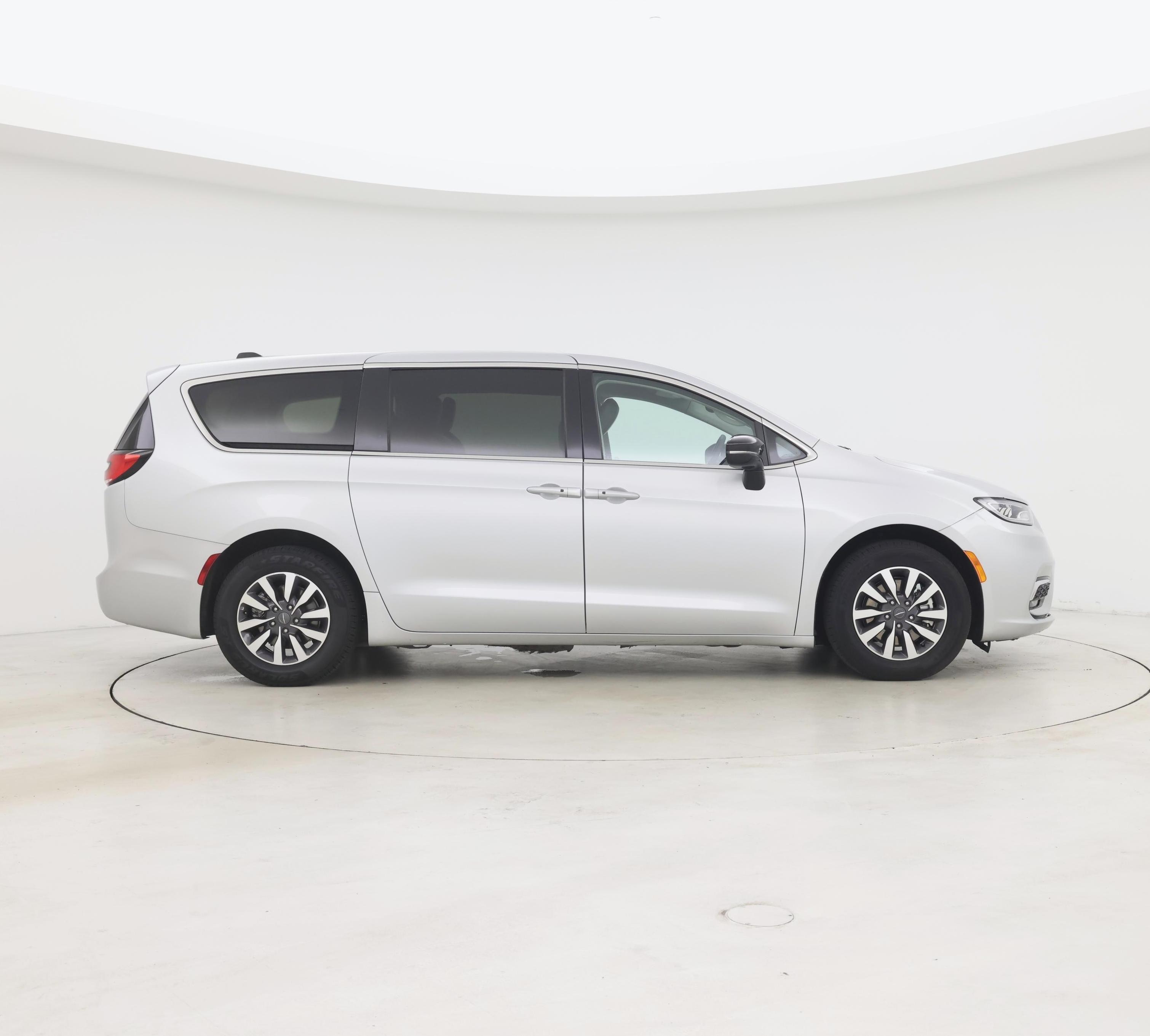 Thumbnail: 2024 Chrysler Pacifica - 7