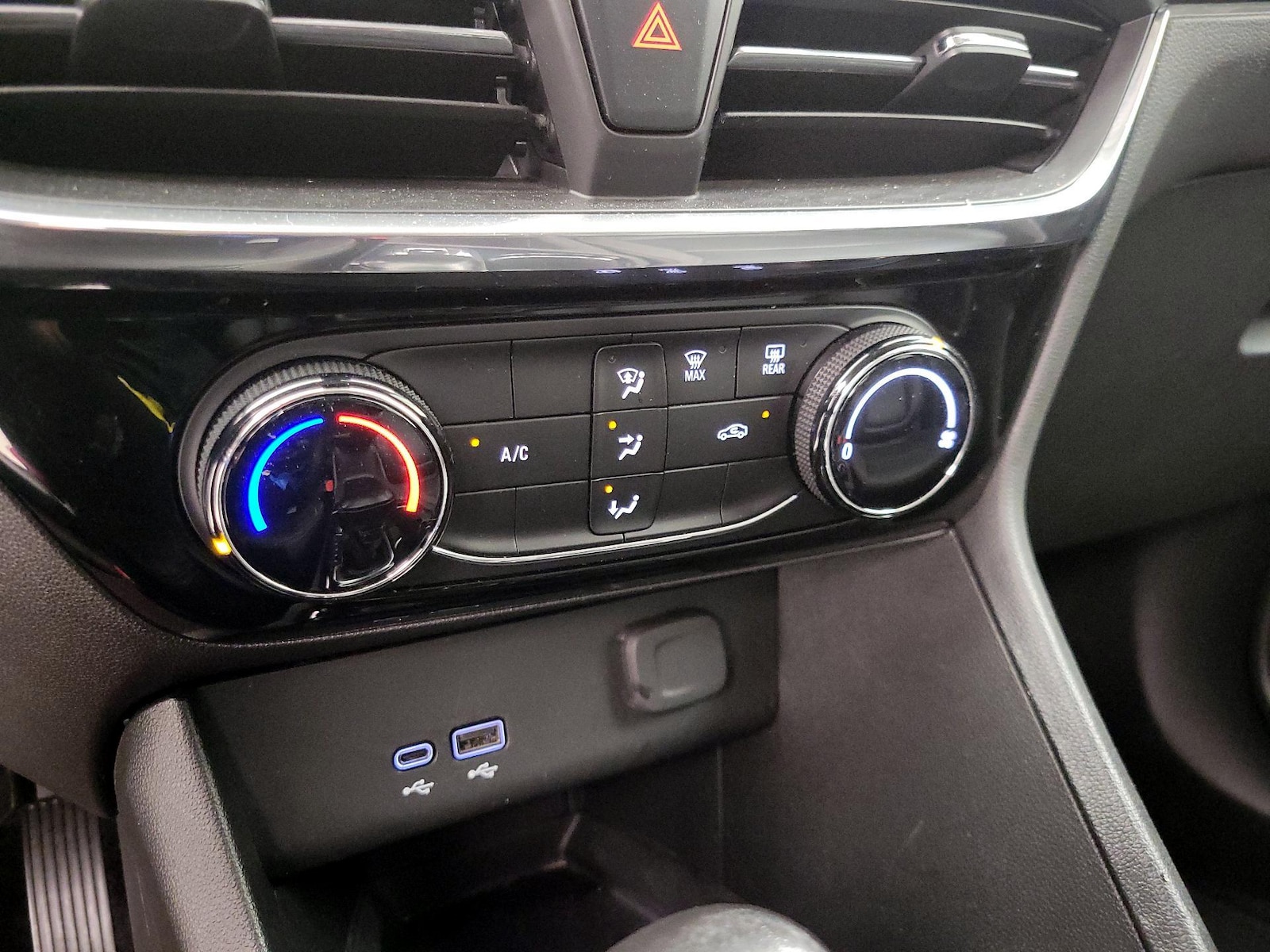 2024 Buick Encore GX Sport Touring - Photo 17