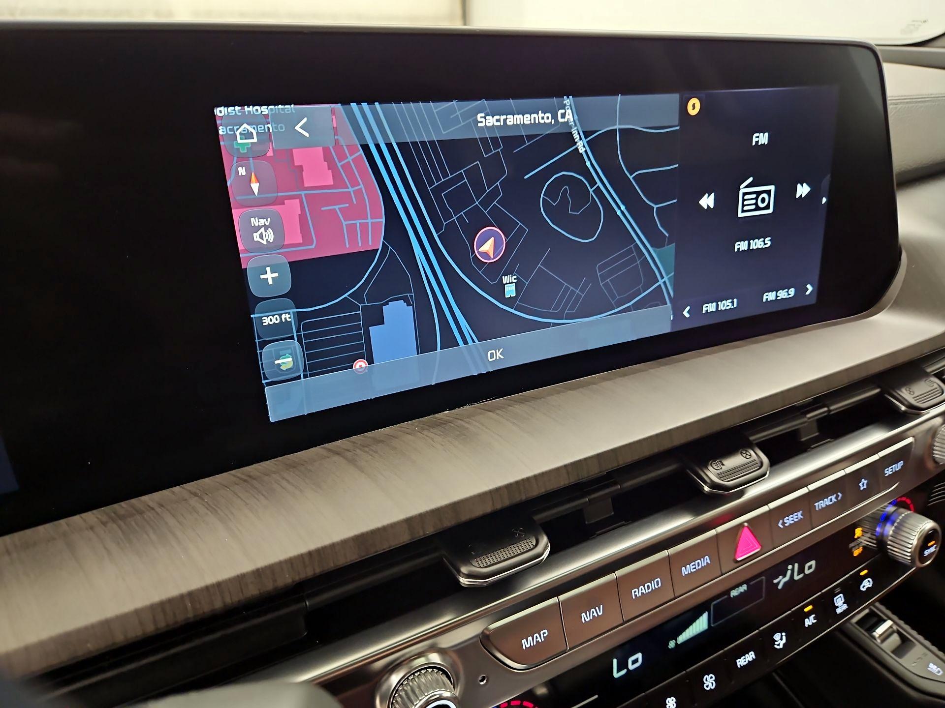 Thumbnail: 2023 Kia Telluride - 14