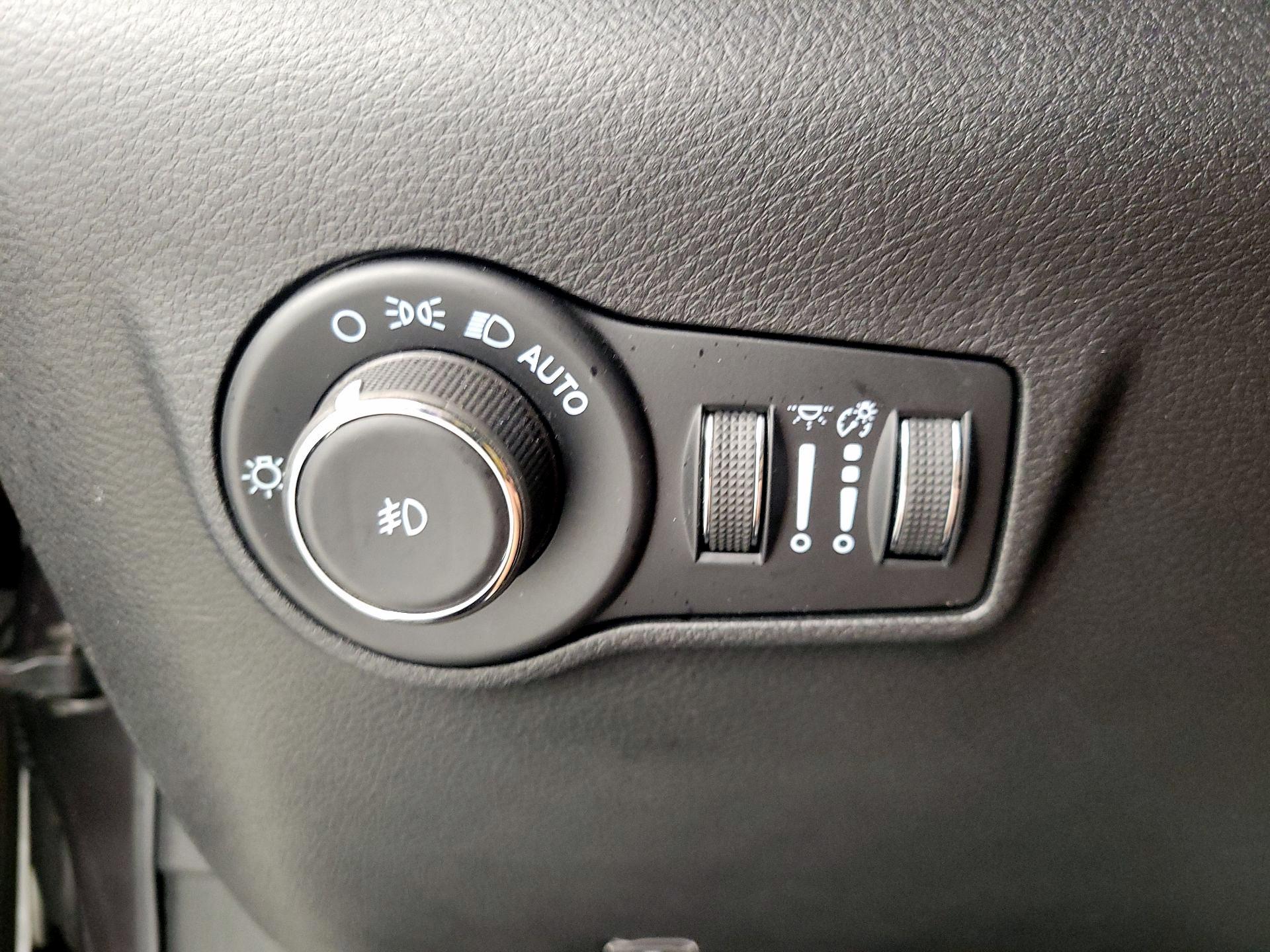 Thumbnail: 2023 Jeep Compass - 13
