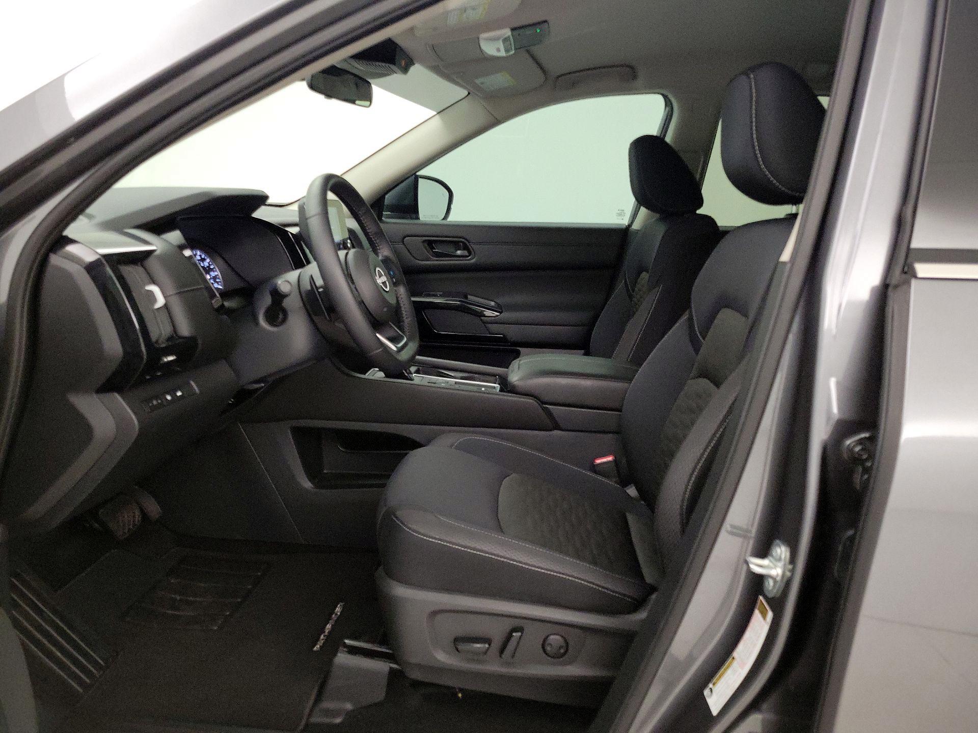 Thumbnail: 2025 Nissan Pathfinder - 11