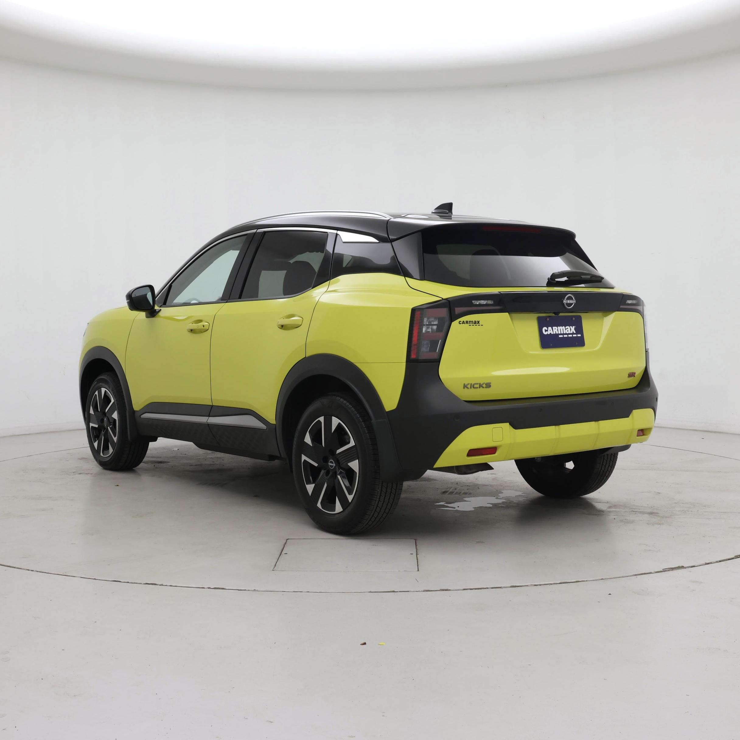 Thumbnail: 2025 Nissan Kicks - 2