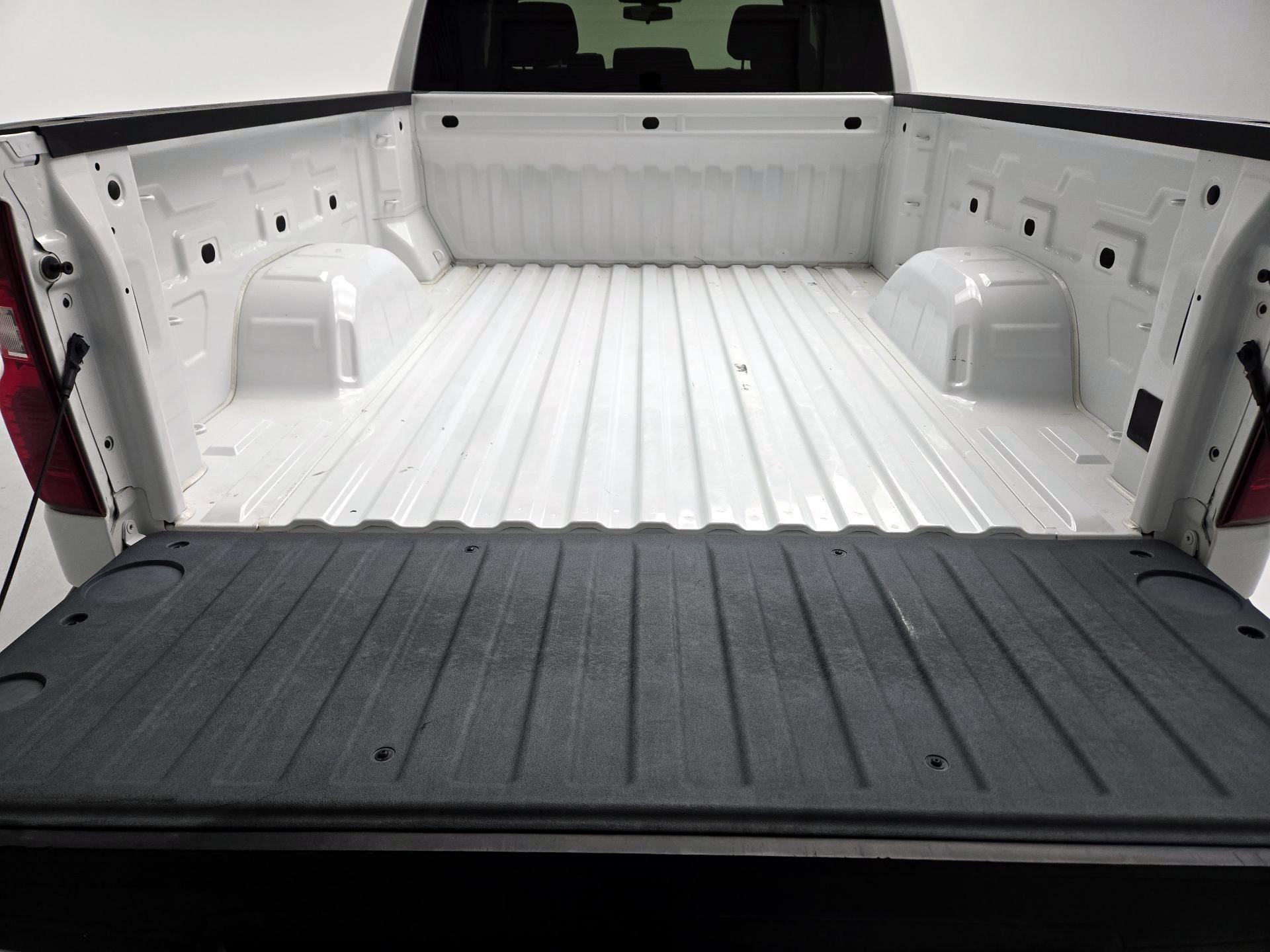 Thumbnail: 2022 Chevrolet Silverado 1500 - 18