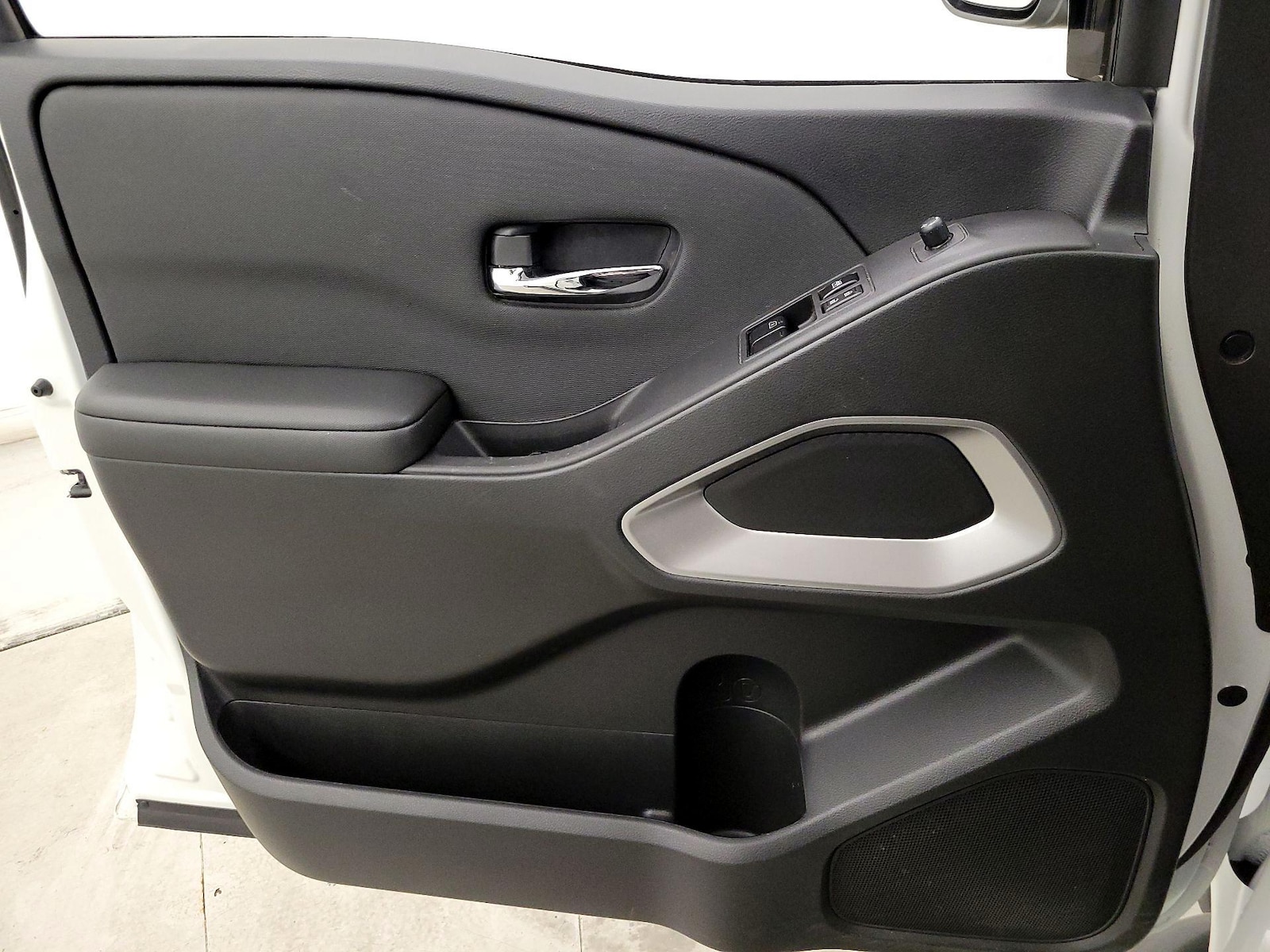 2024 Nissan Frontier 13
