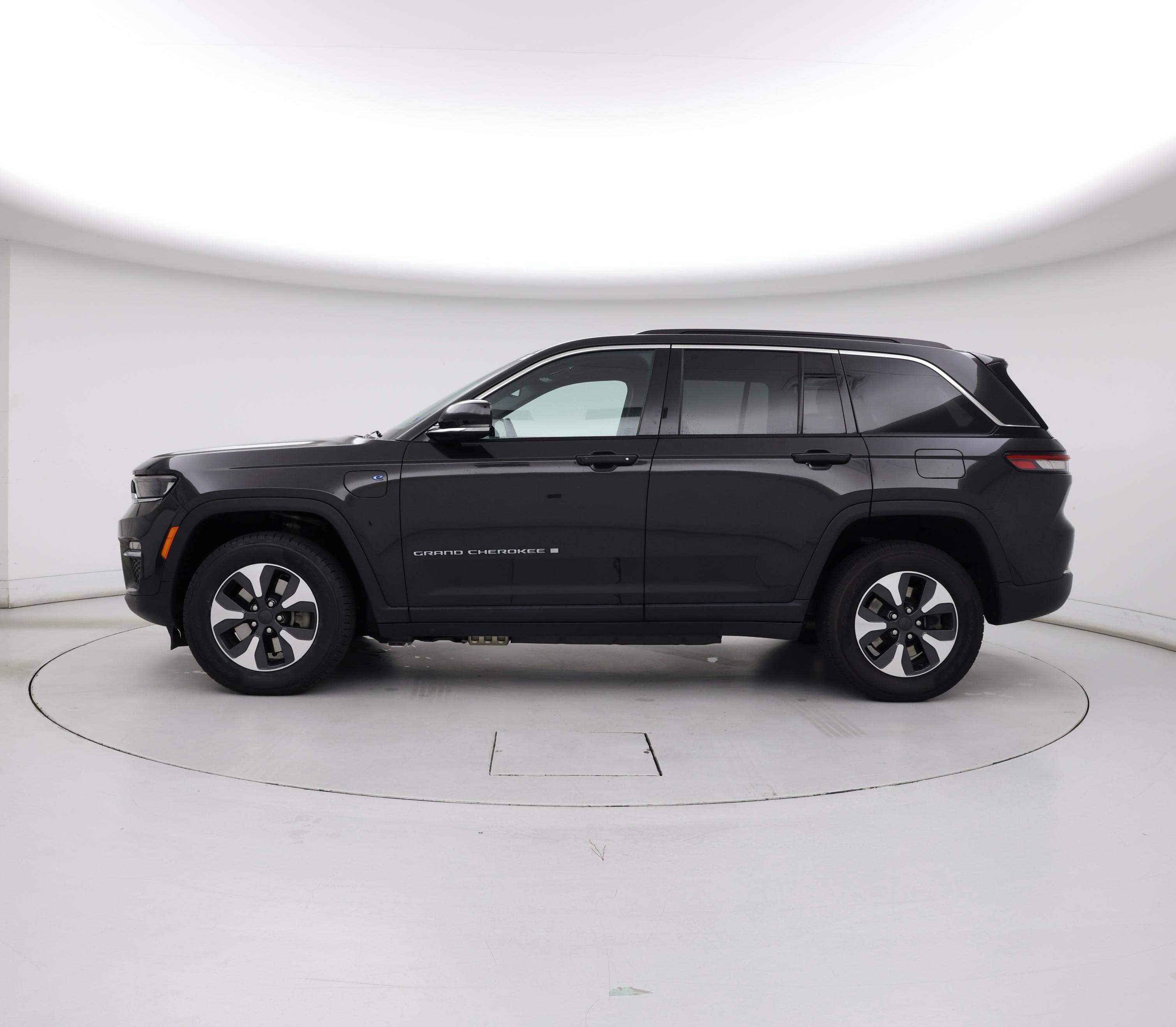 Thumbnail: 2024 Jeep Grand Cherokee - 3