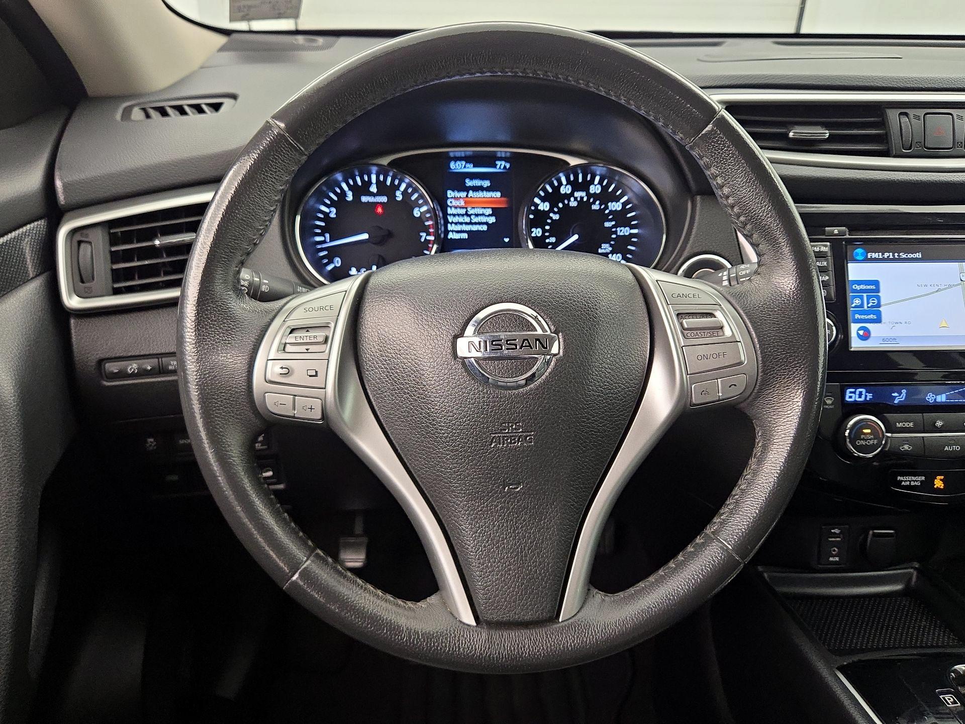 Thumbnail: 2015 Nissan Rogue - 10