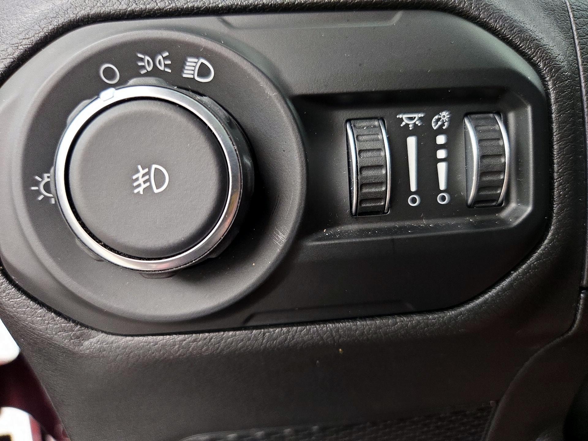 Thumbnail: 2021 Jeep Wrangler - 13