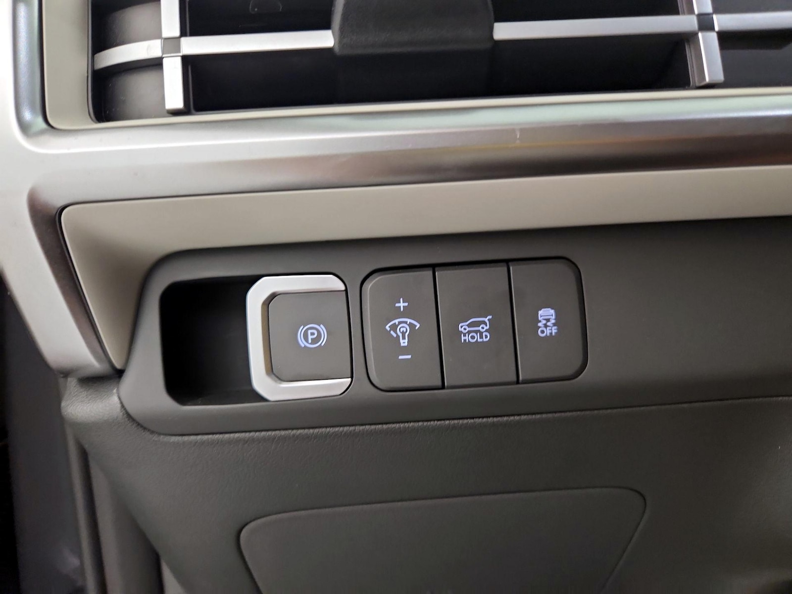 2025 Hyundai Santa Fe SEL - Photo 14