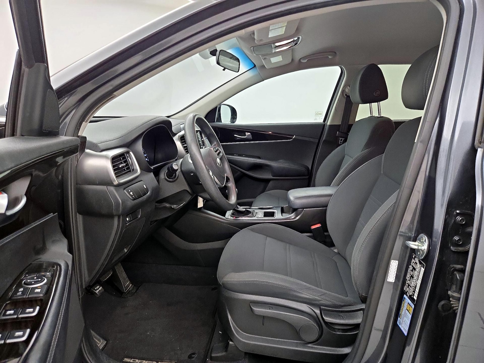 2023 Kia Sorento X-Line S - Photo 12