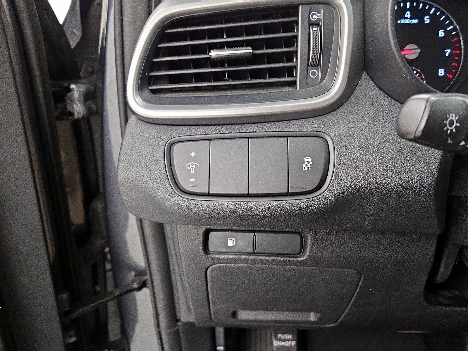2023 Kia Sorento X-Line S - Photo 14