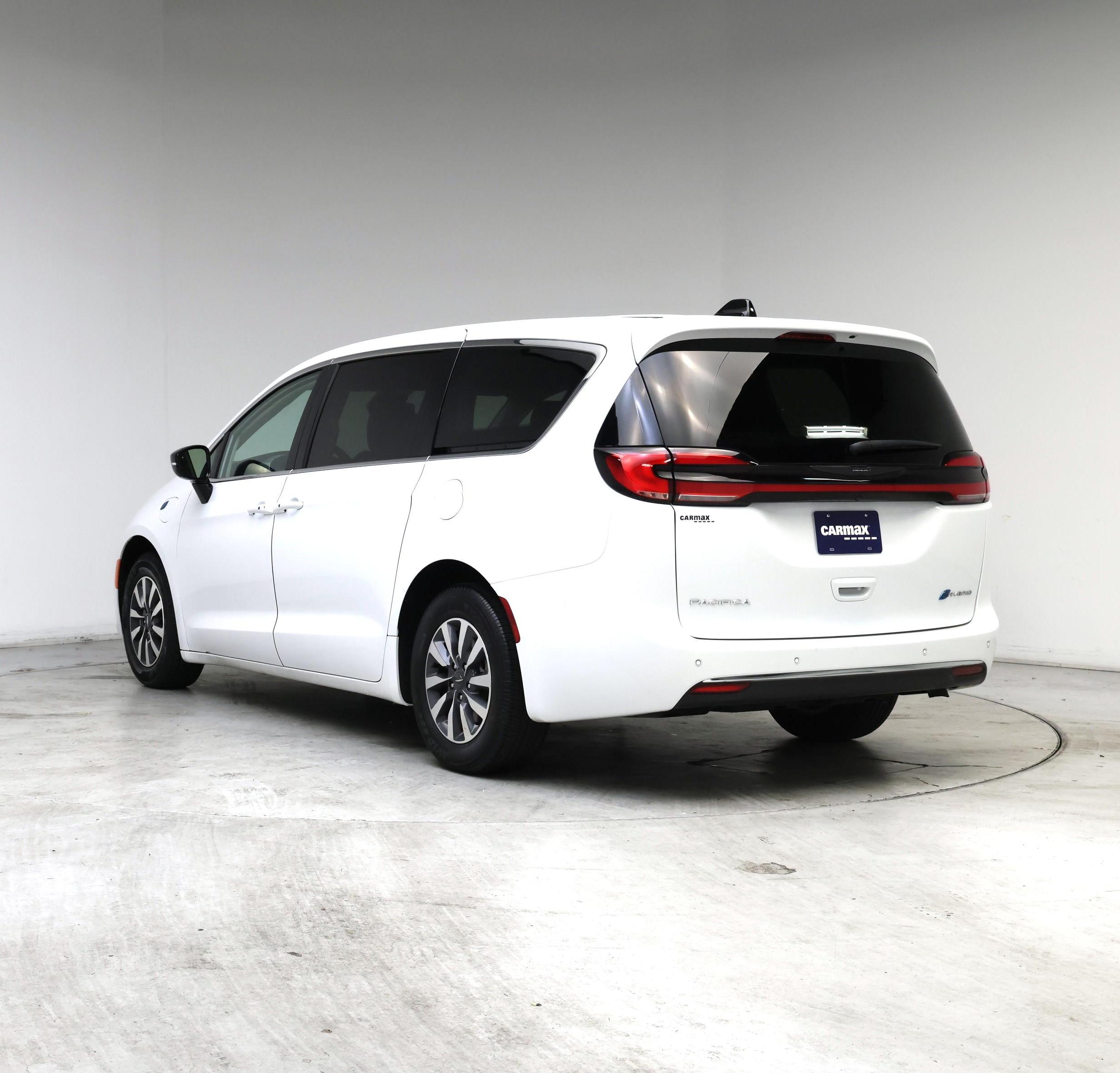 Thumbnail: 2024 Chrysler Pacifica - 2