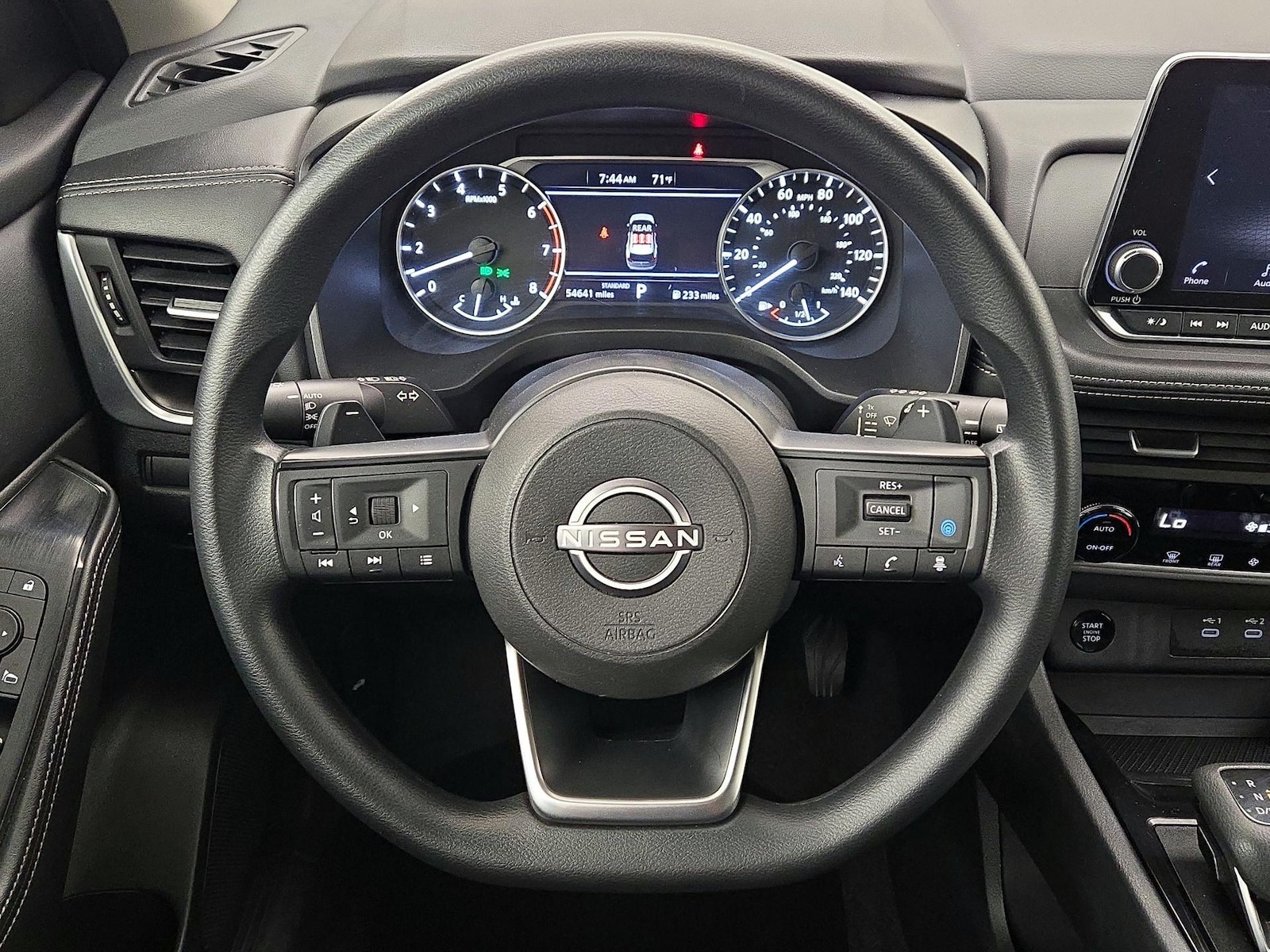 2024 Nissan Rogue SV - Photo 11