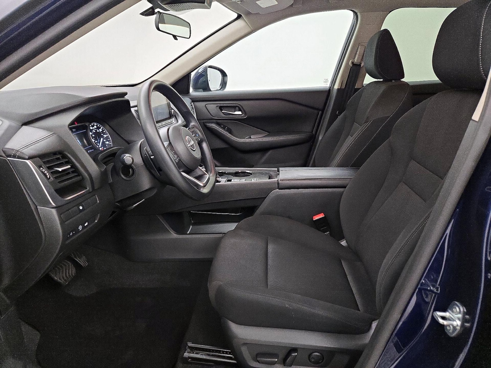2024 Nissan Rogue SV - Photo 12