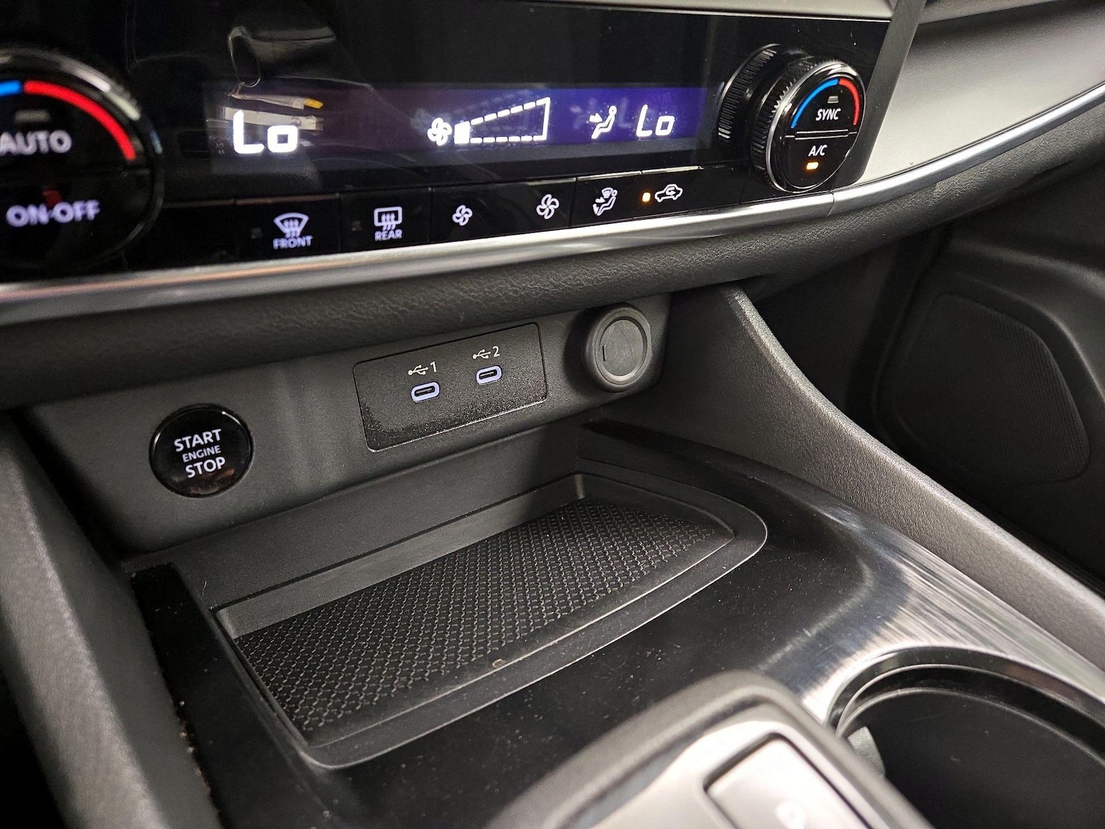 2024 Nissan Rogue SV - Photo 19