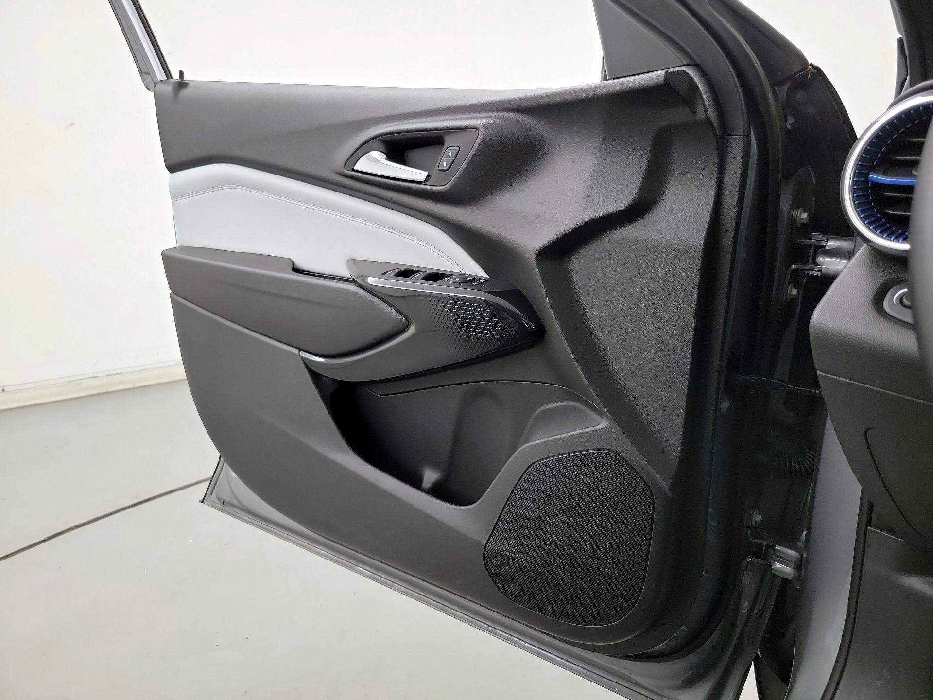 Thumbnail: 2025 Chevrolet Trax - 10