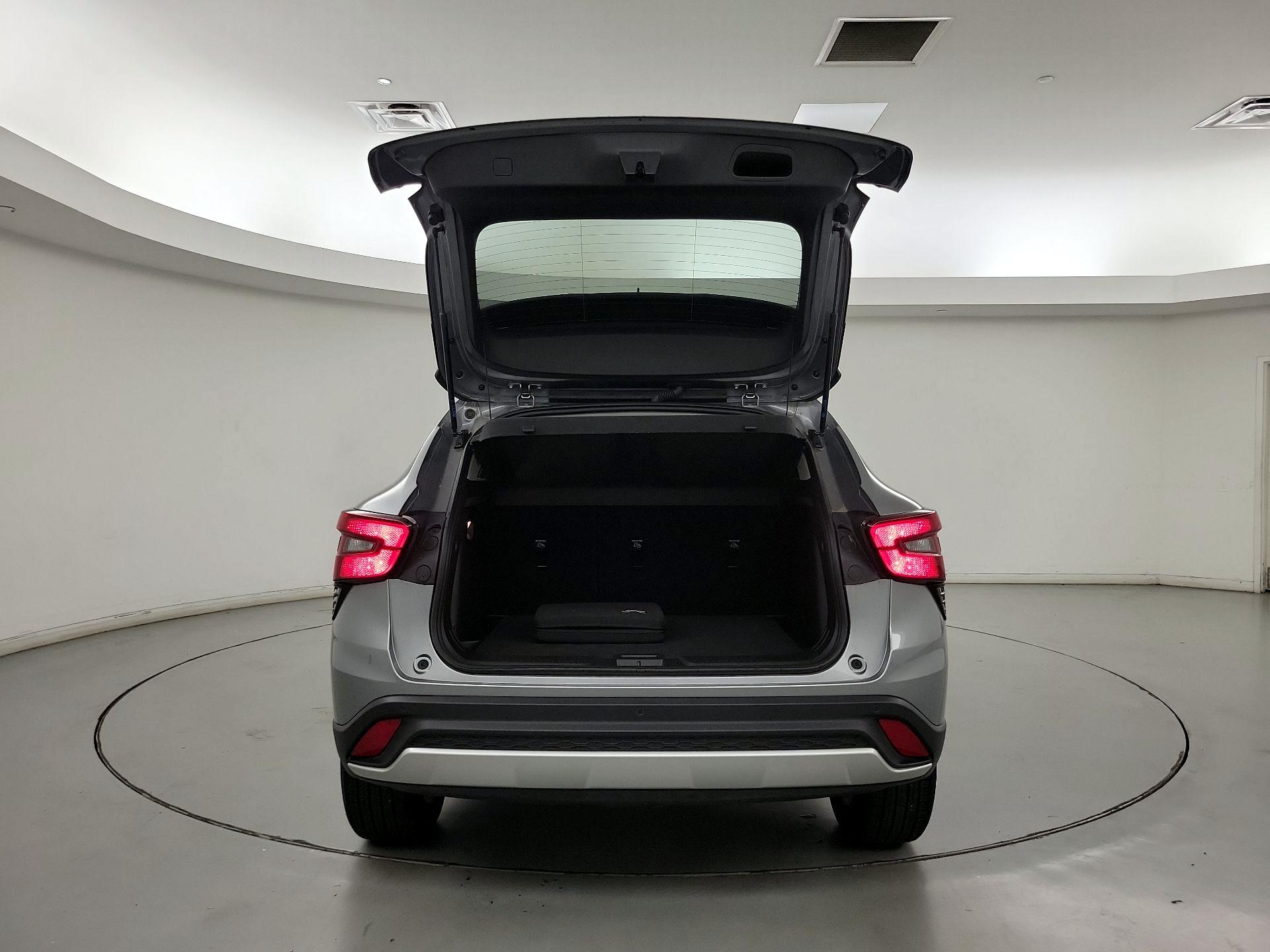 Thumbnail: 2025 Chevrolet Trax - 18
