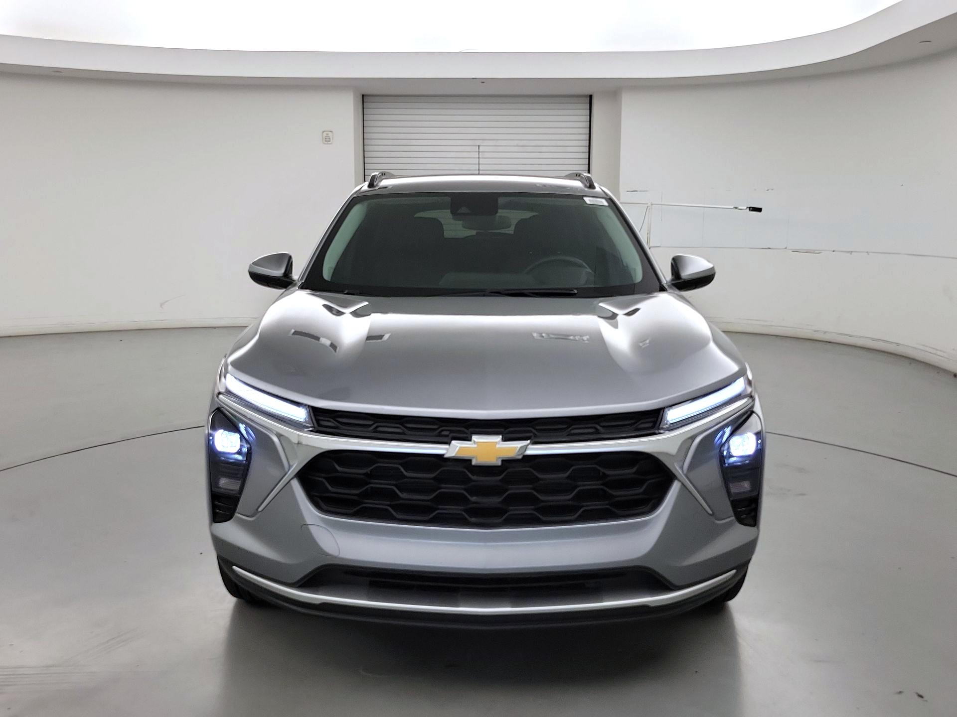 Thumbnail: 2025 Chevrolet Trax - 2