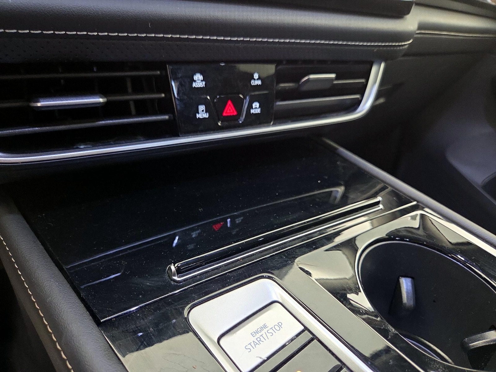 2025 Volkswagen Atlas SE w/Tech - Photo 19